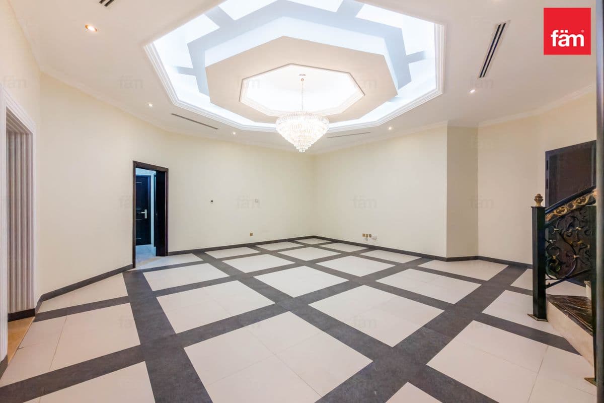 5 bedroom villa in Al Barsha 2 Villas, photograph 14 of 20