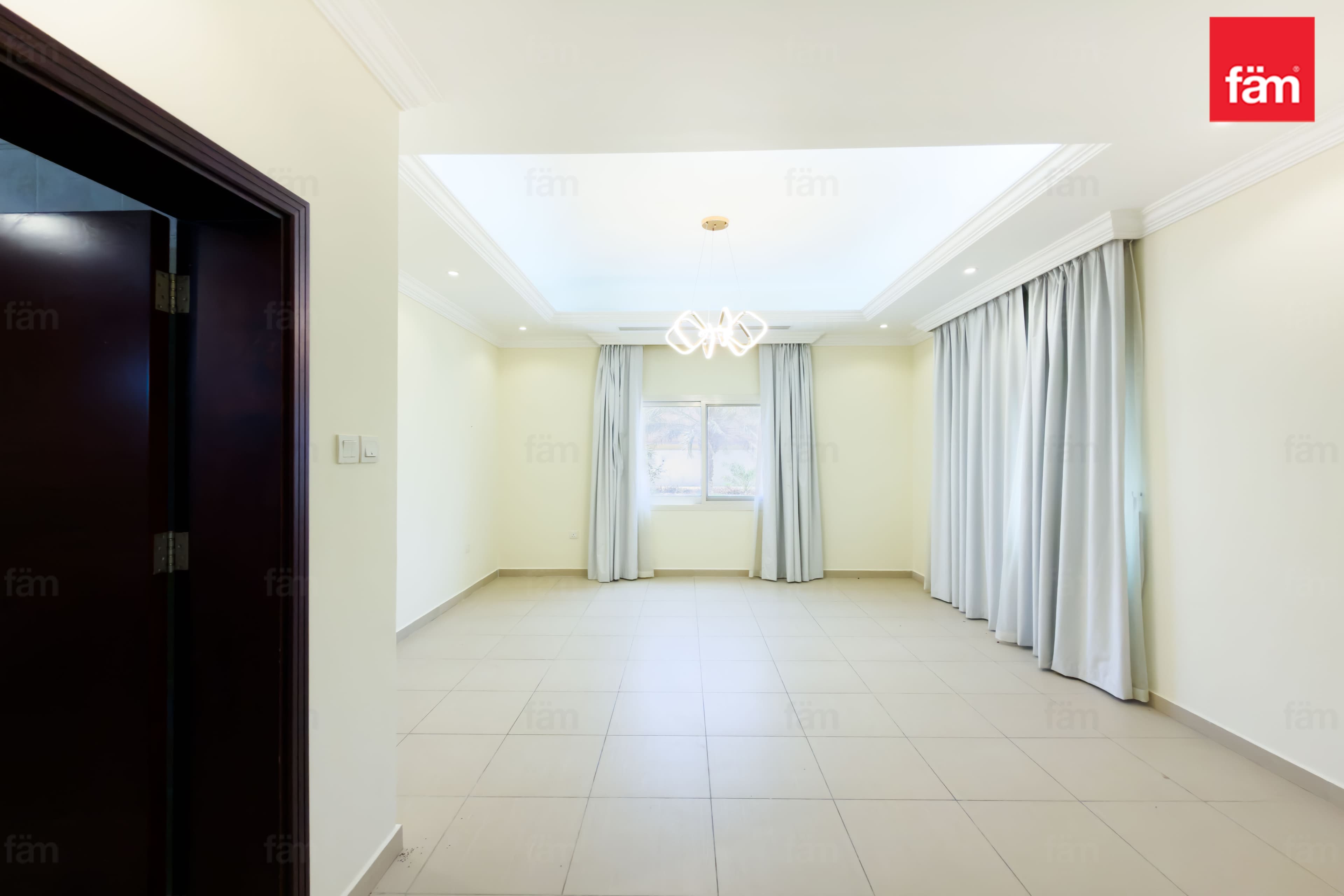 4 bedroom villa in Al Barsha 2 Villas, photograph 5 of 17