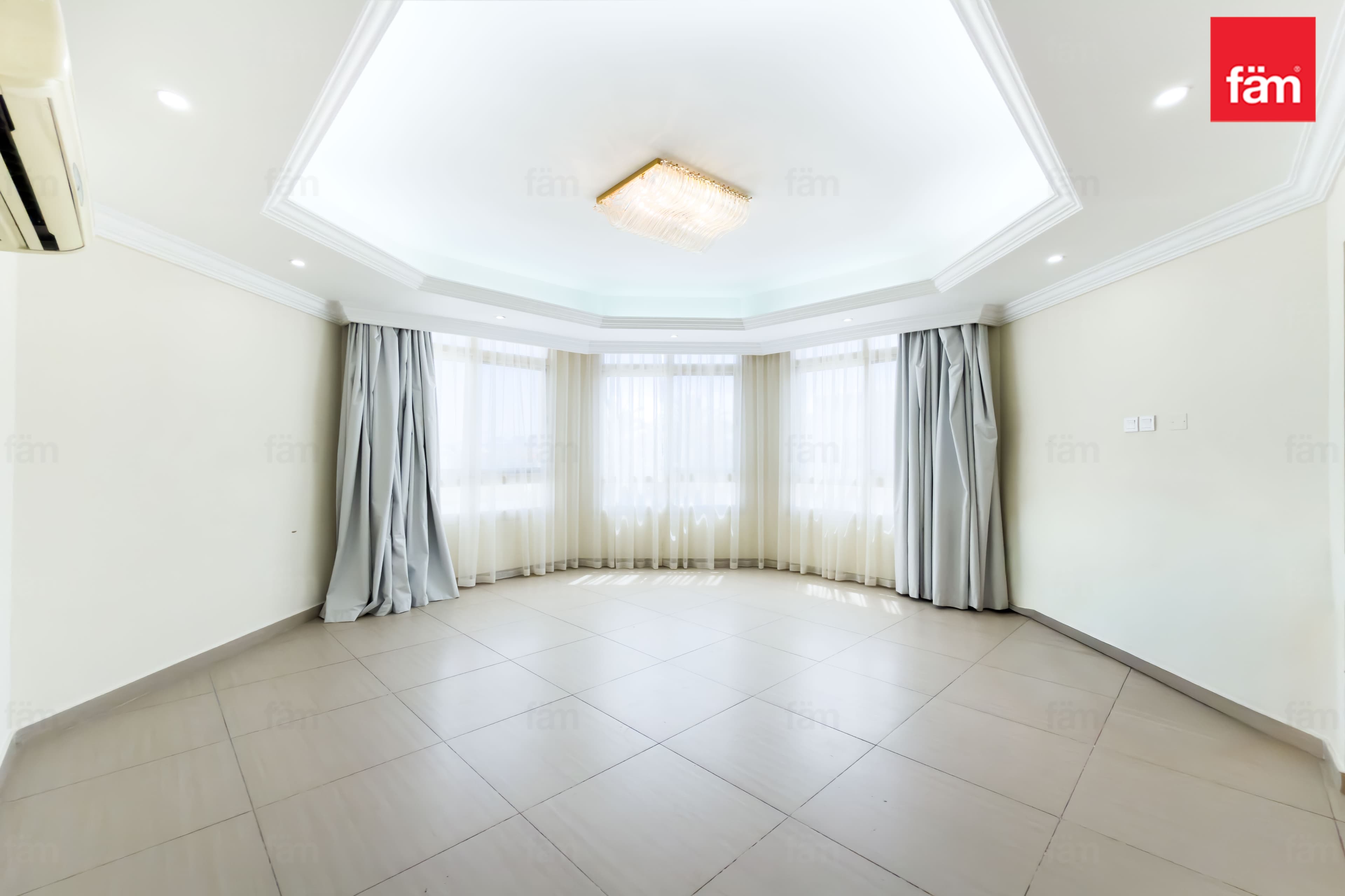4 bedroom villa in Al Barsha 2 Villas, photograph 2 of 17