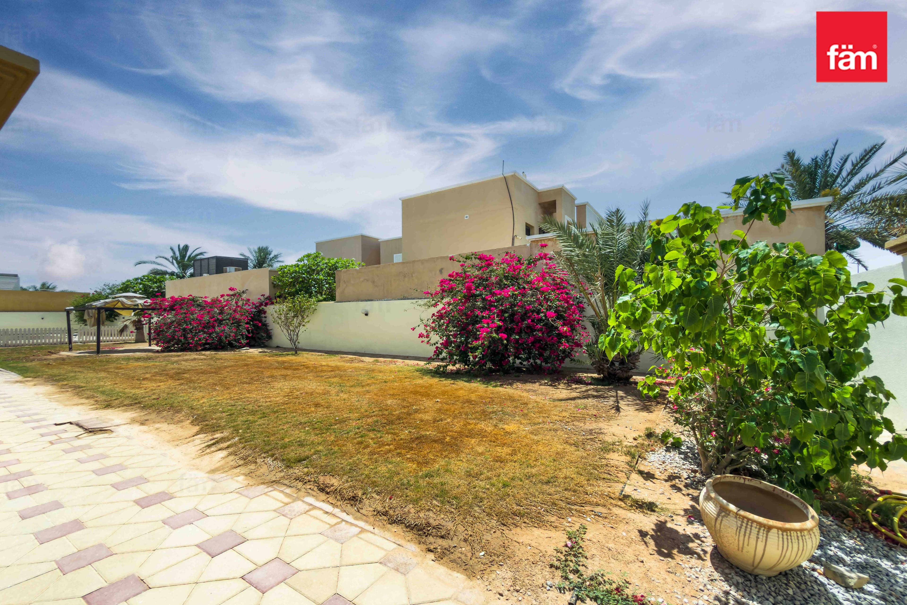 4 bedroom villa in Al Barsha 2 Villas, photograph 6 of 17