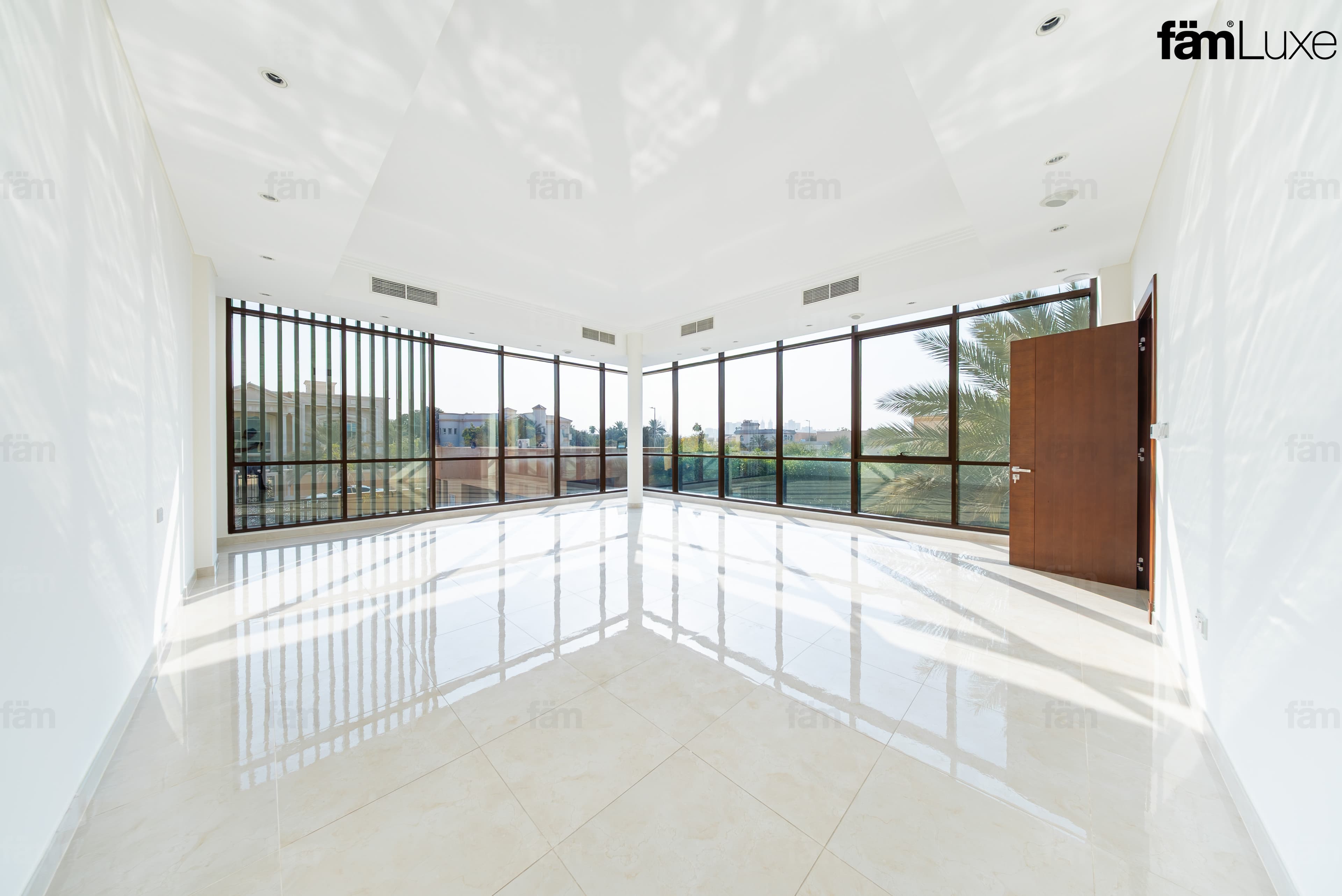 5 bedroom villa in Al Barsha 2 Villas, photograph 8 of 20