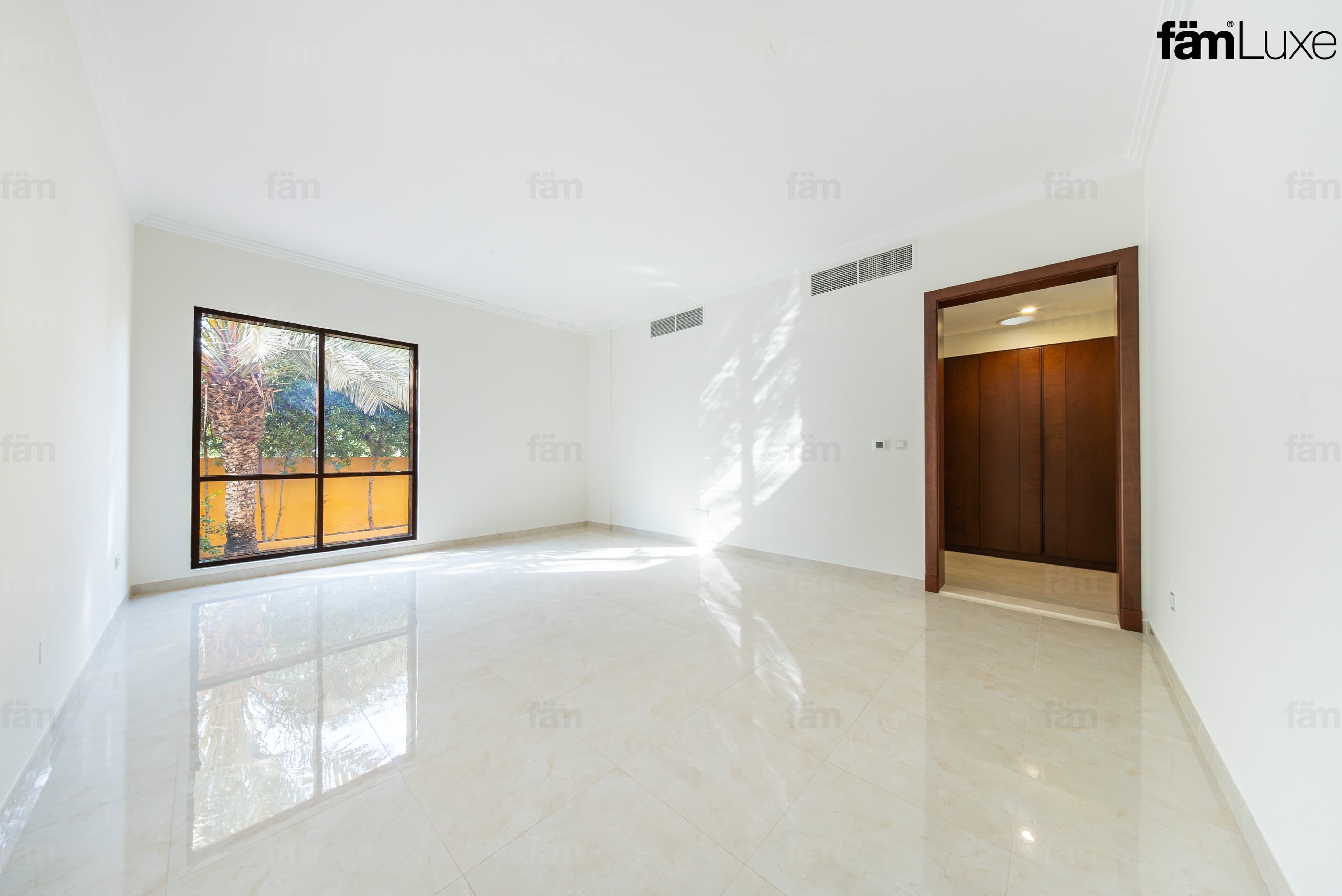 5 bedroom villa in Al Barsha 2 Villas, photograph 18 of 20