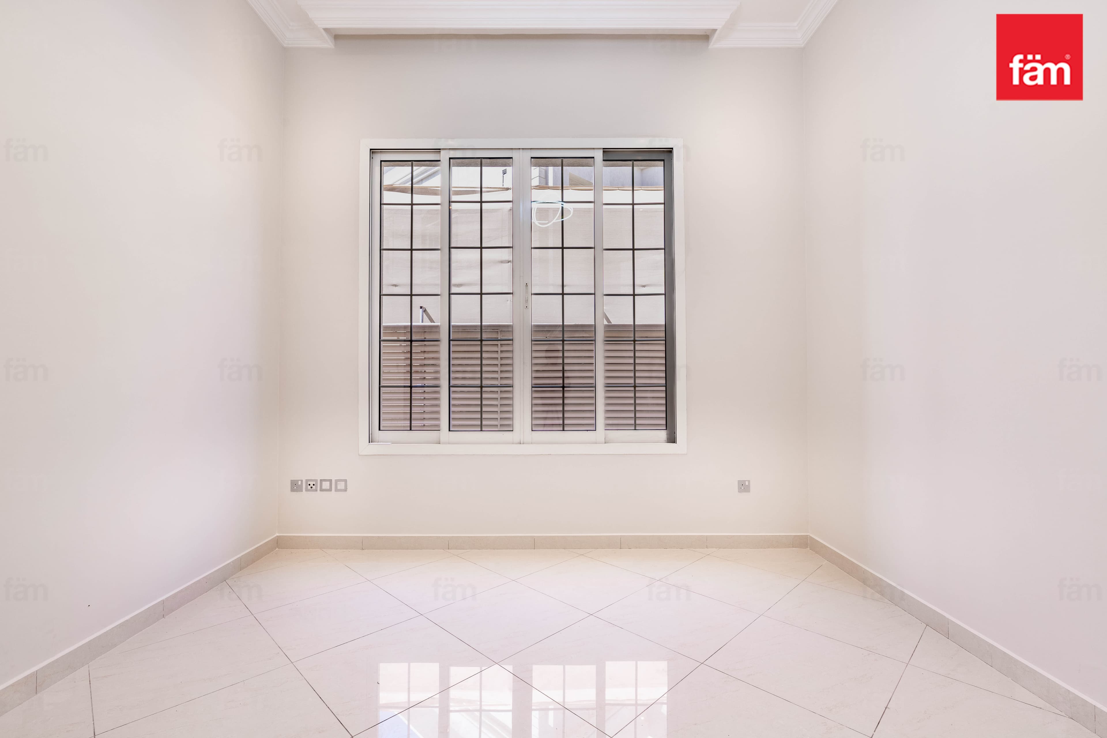 5 bedroom villa in Al Barsha 3 Villas, photograph 10 of 19