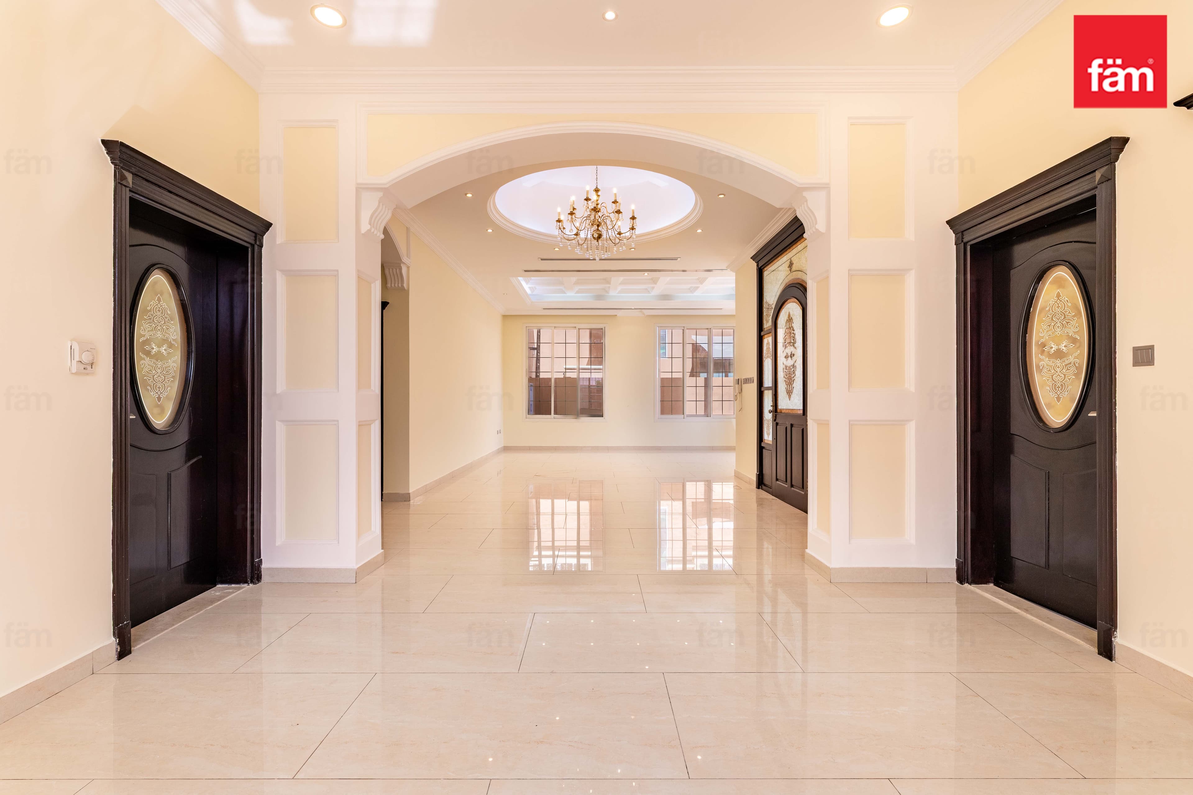 5 bedroom villa in Al Barsha 3 Villas, photograph 6 of 19