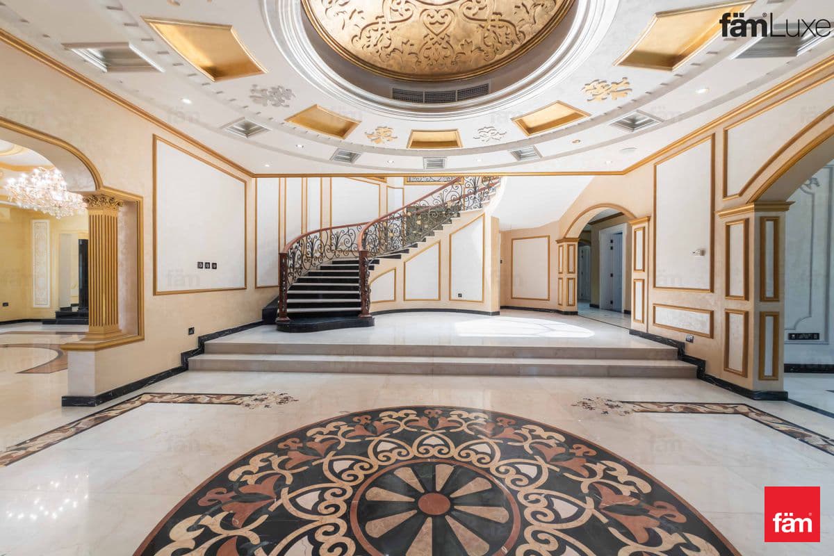 6 bedroom villa in Al Barsha 3 Villas, photograph 7 of 20