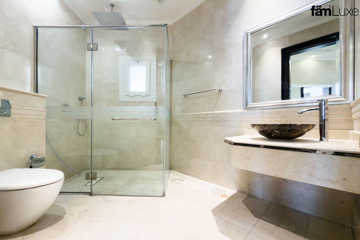 5 bedroom villa in Al Barsha South 1, photograph 19 of 20