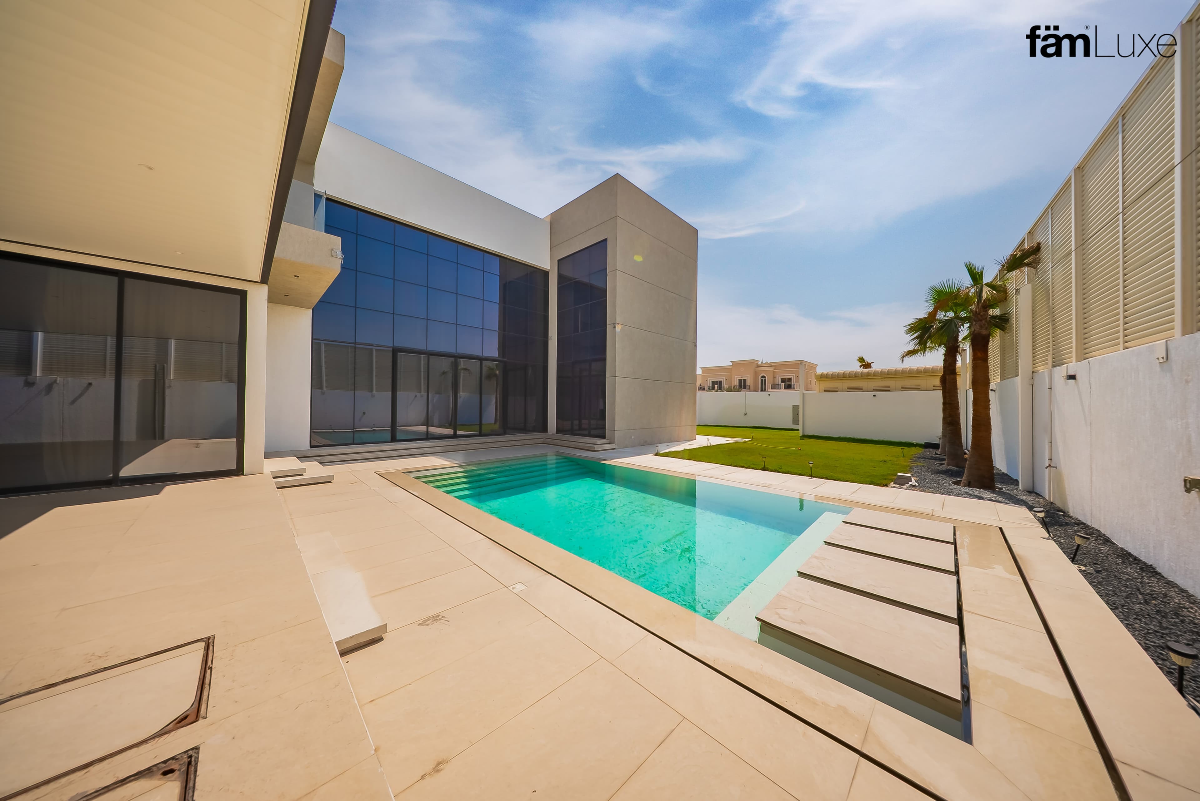 Modern Villa With Nearby Schools & Amenities