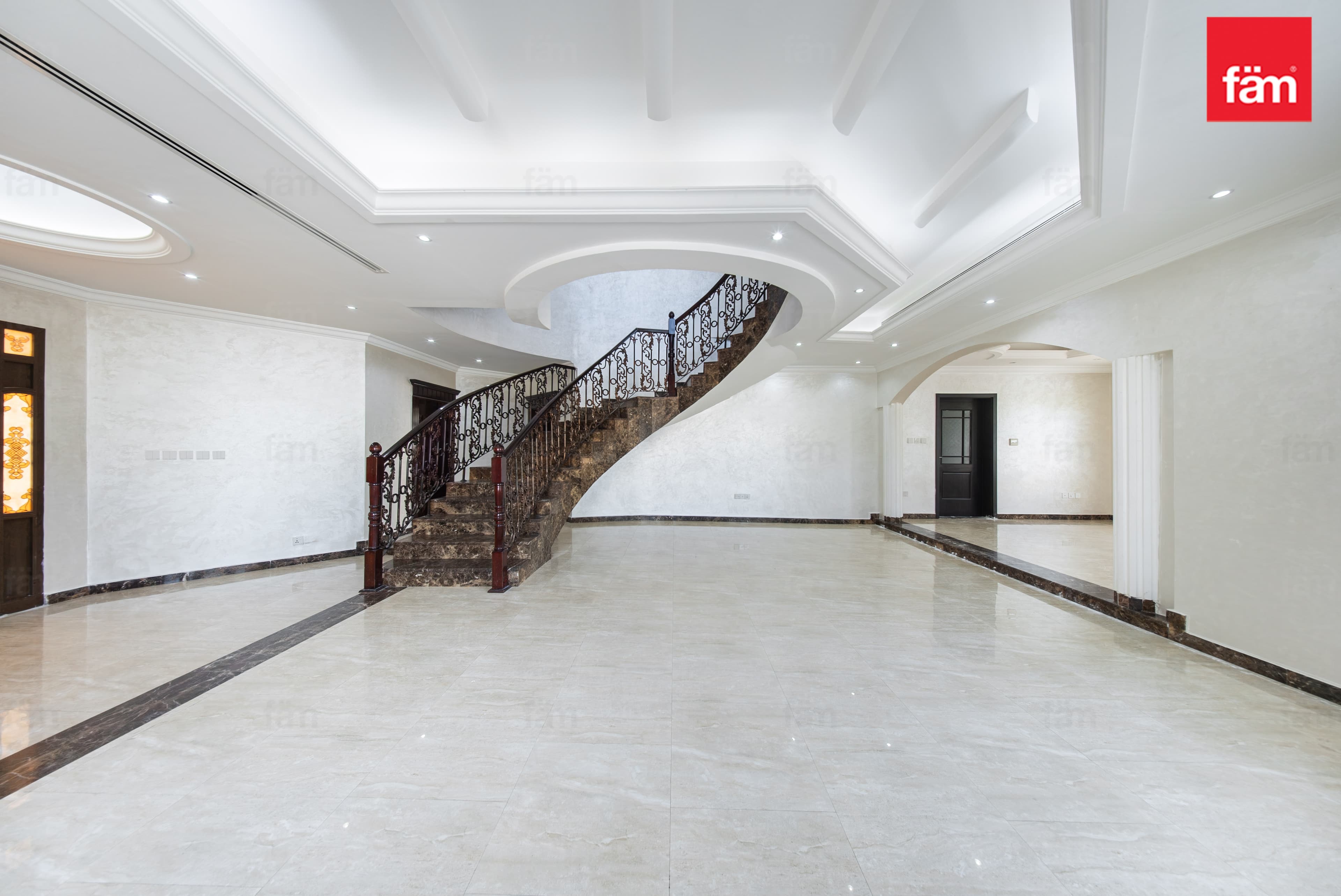 5 bedroom villa in Al Barsha South 1, photograph 16 of 20