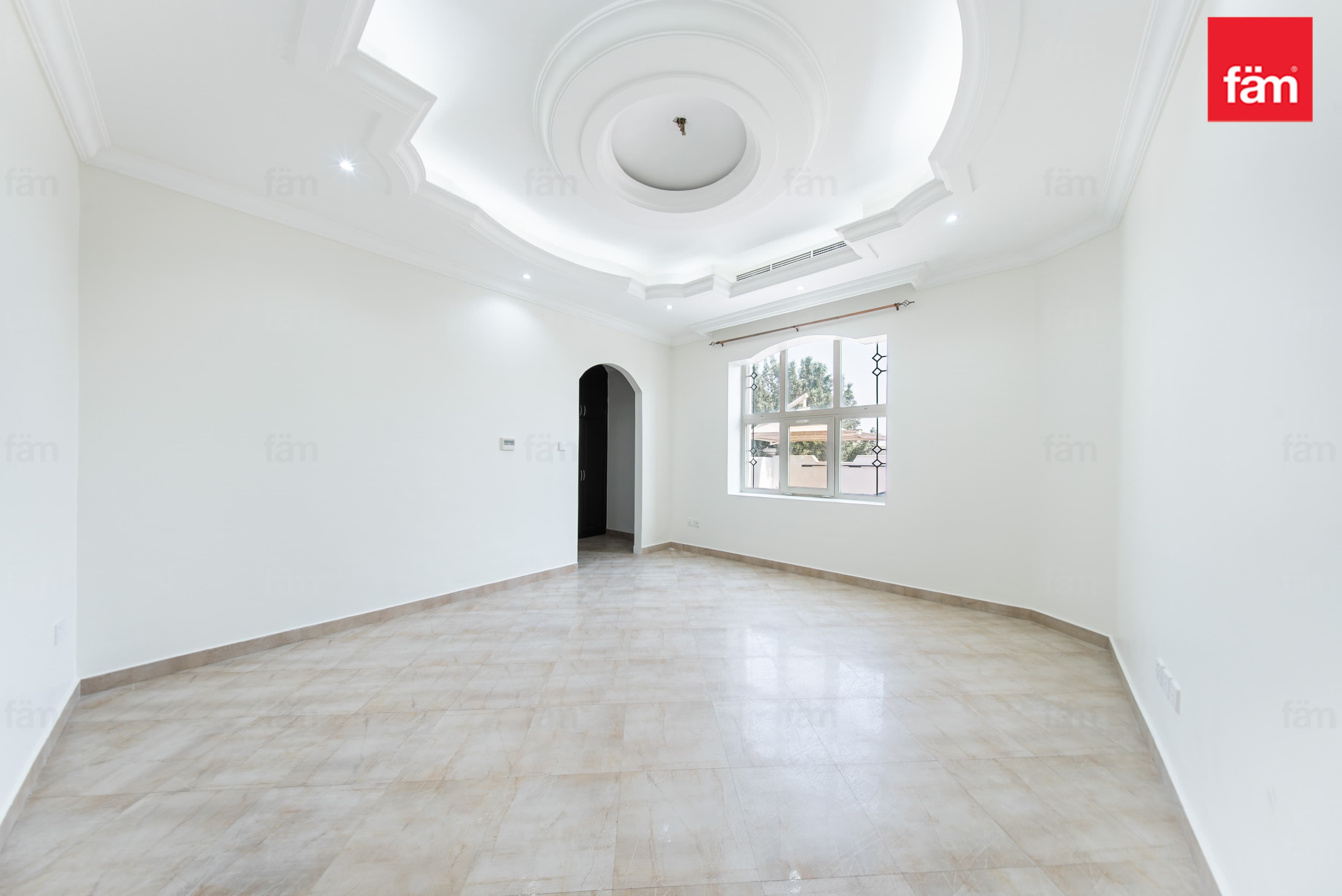 5 bedroom villa in Al Barsha South 1, photograph 4 of 20