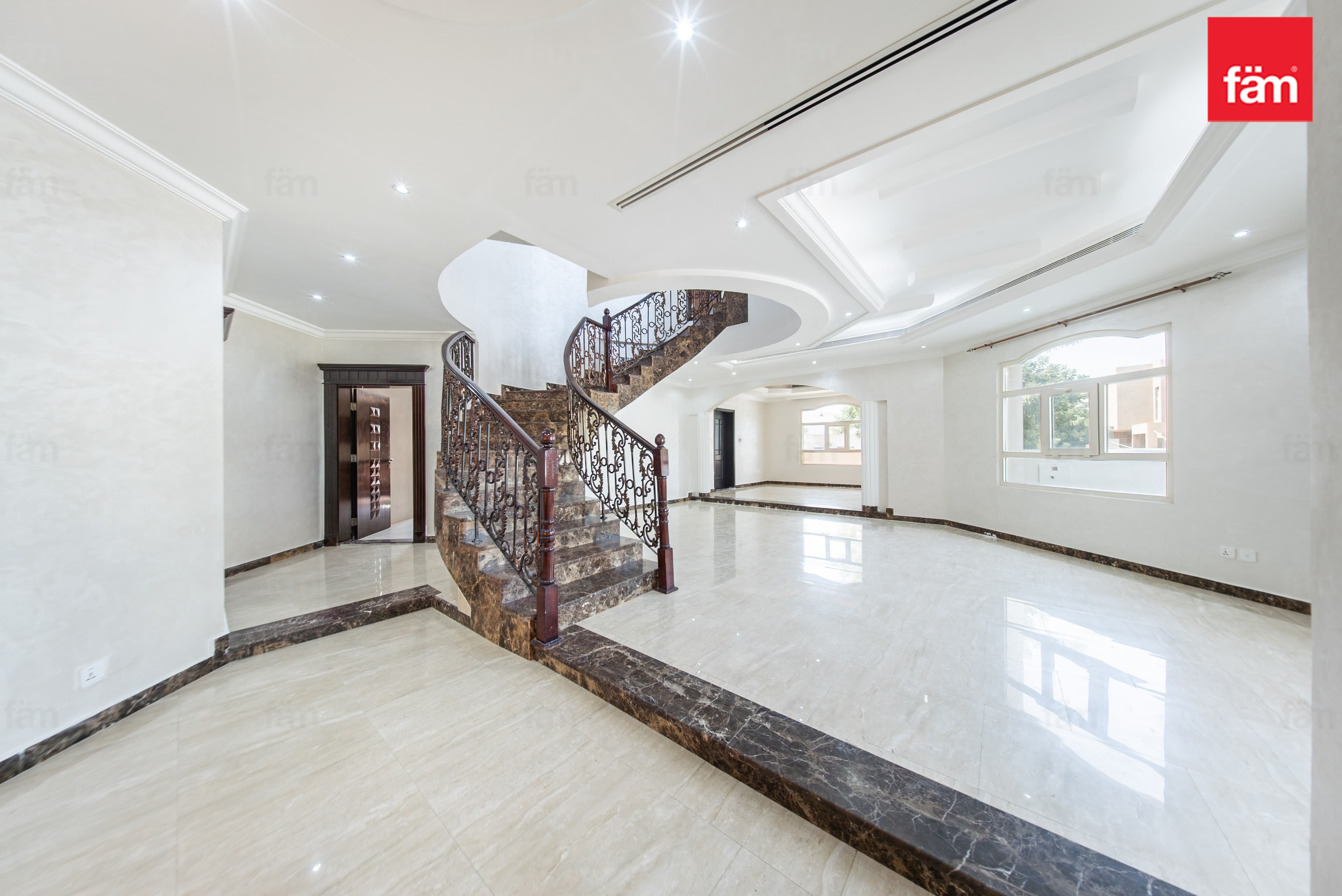 5 bedroom villa in Al Barsha South 1, photograph 15 of 20