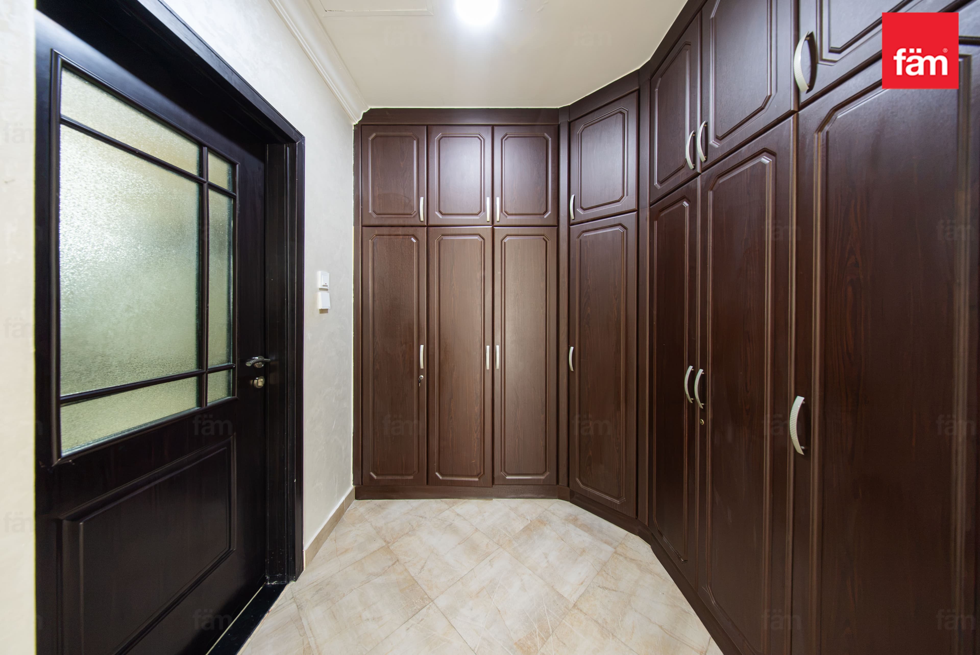 5 bedroom villa in Al Barsha South 1, photograph 18 of 20