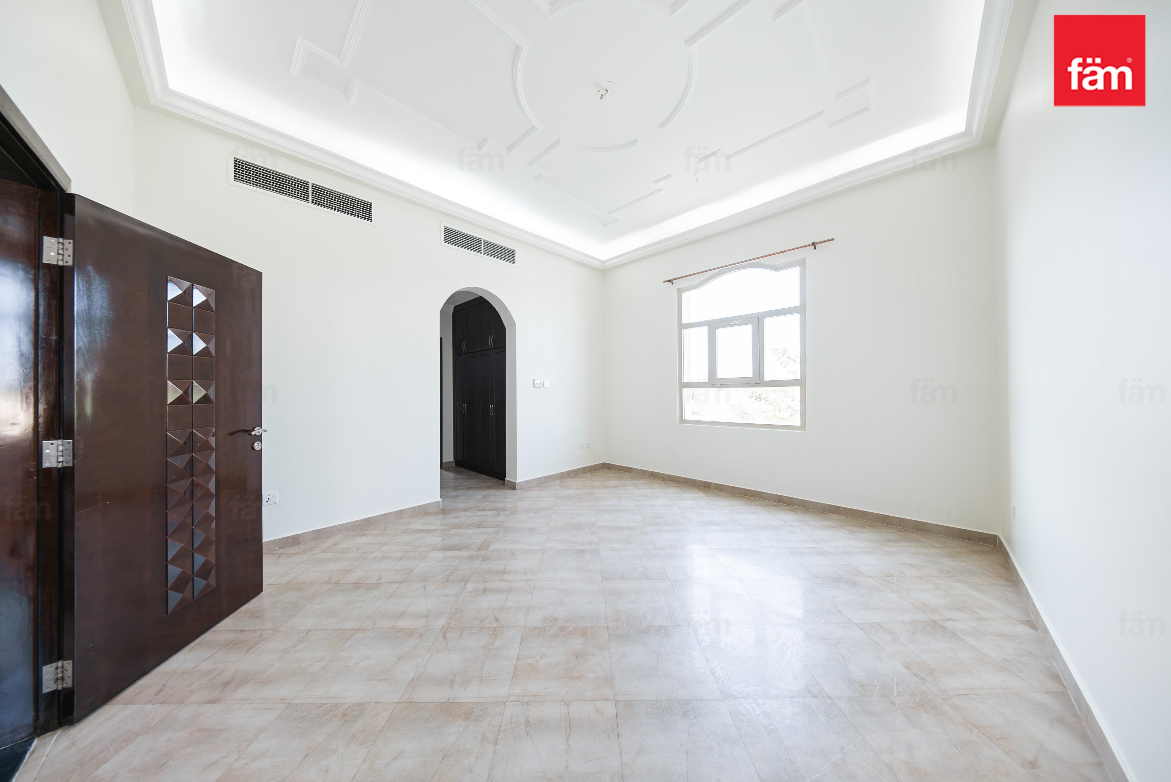 5 bedroom villa in Al Barsha South 1, photograph 11 of 20