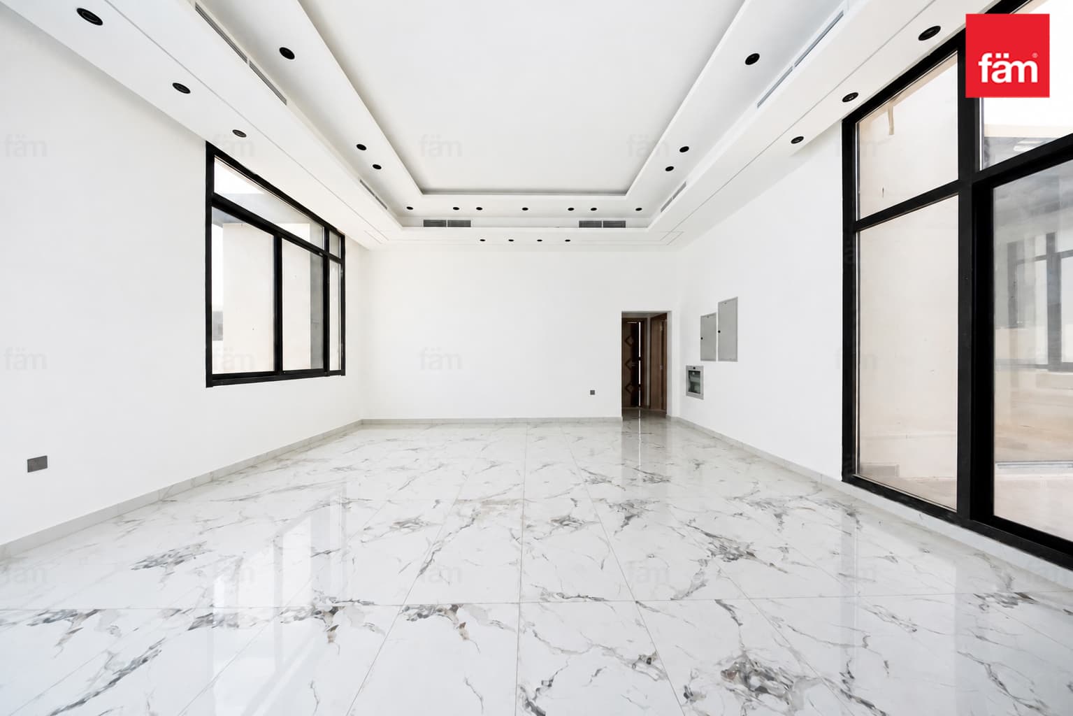 4 bedroom villa in Al Barsha South 2, photograph 5 of 20