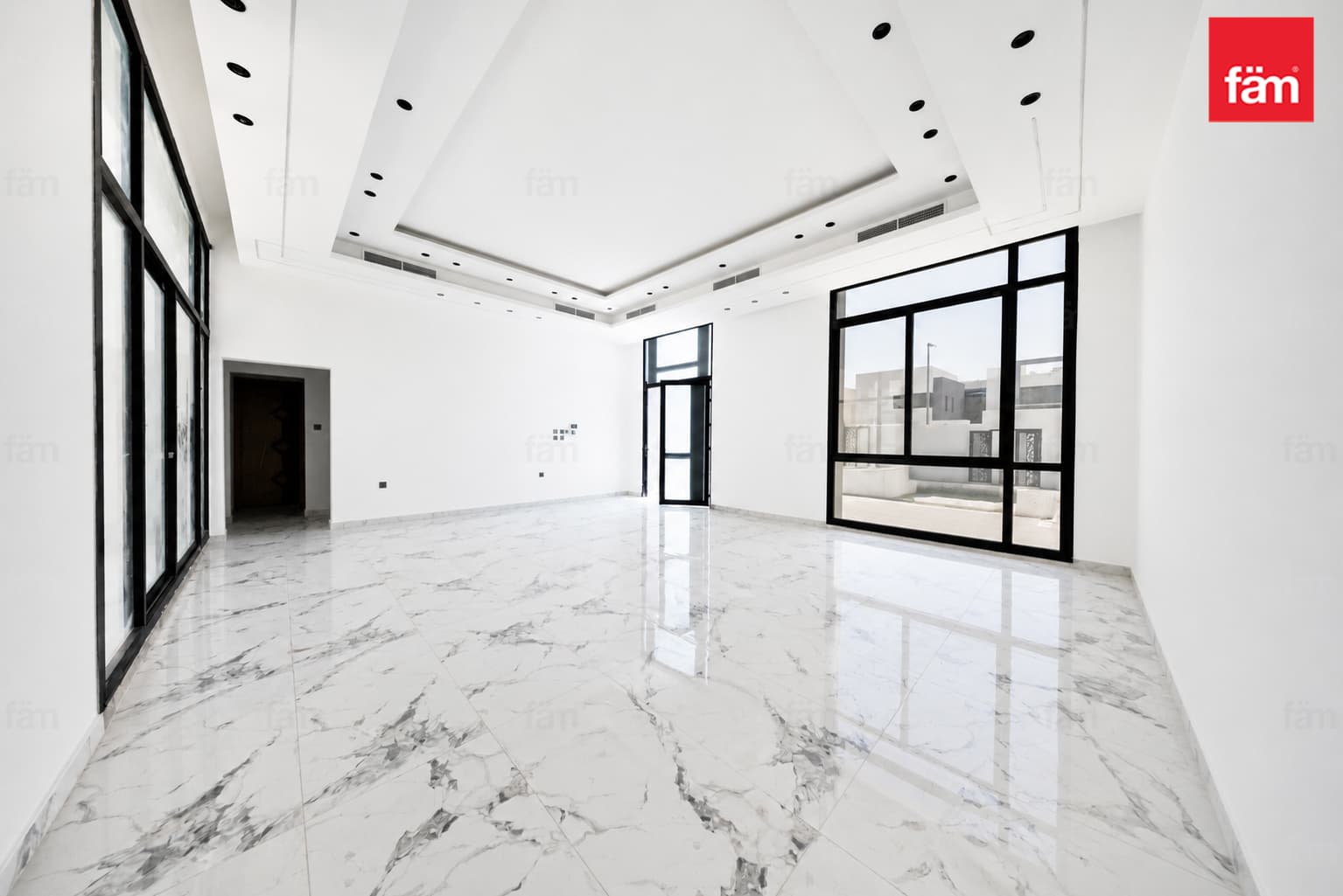 4 bedroom villa in Al Barsha South 2, photograph 3 of 20