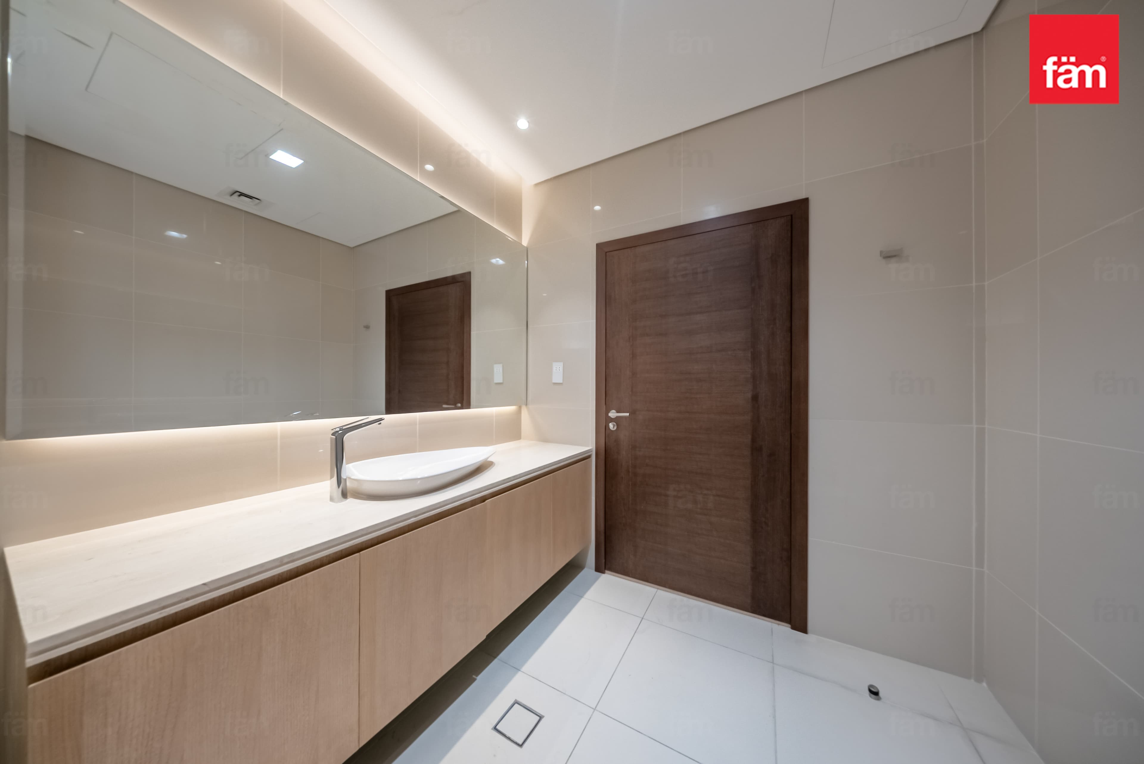 5 bedroom villa in Al Barsha South 2, photograph 17 of 20