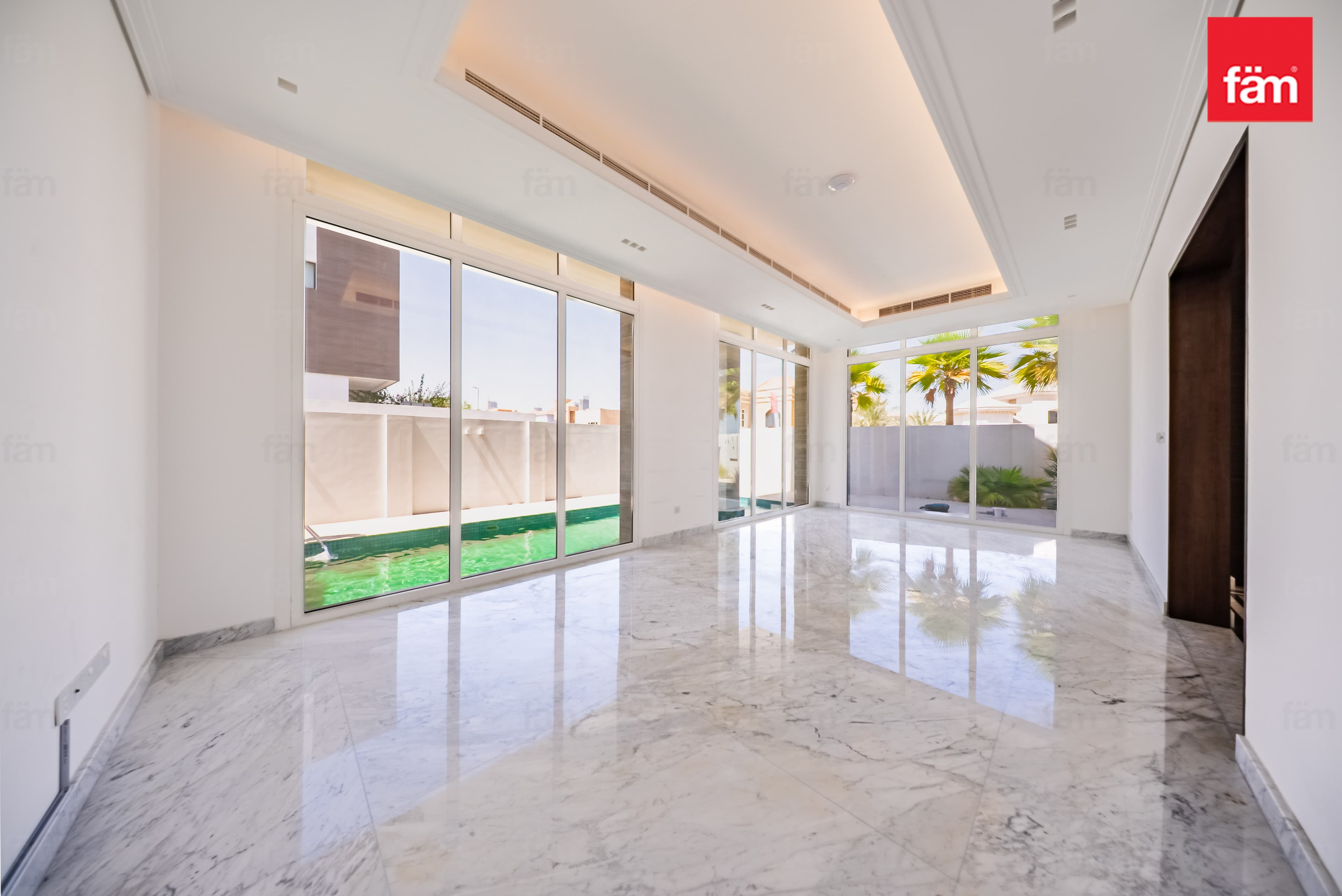 5 bedroom villa in Al Barsha South 2, photograph 4 of 20