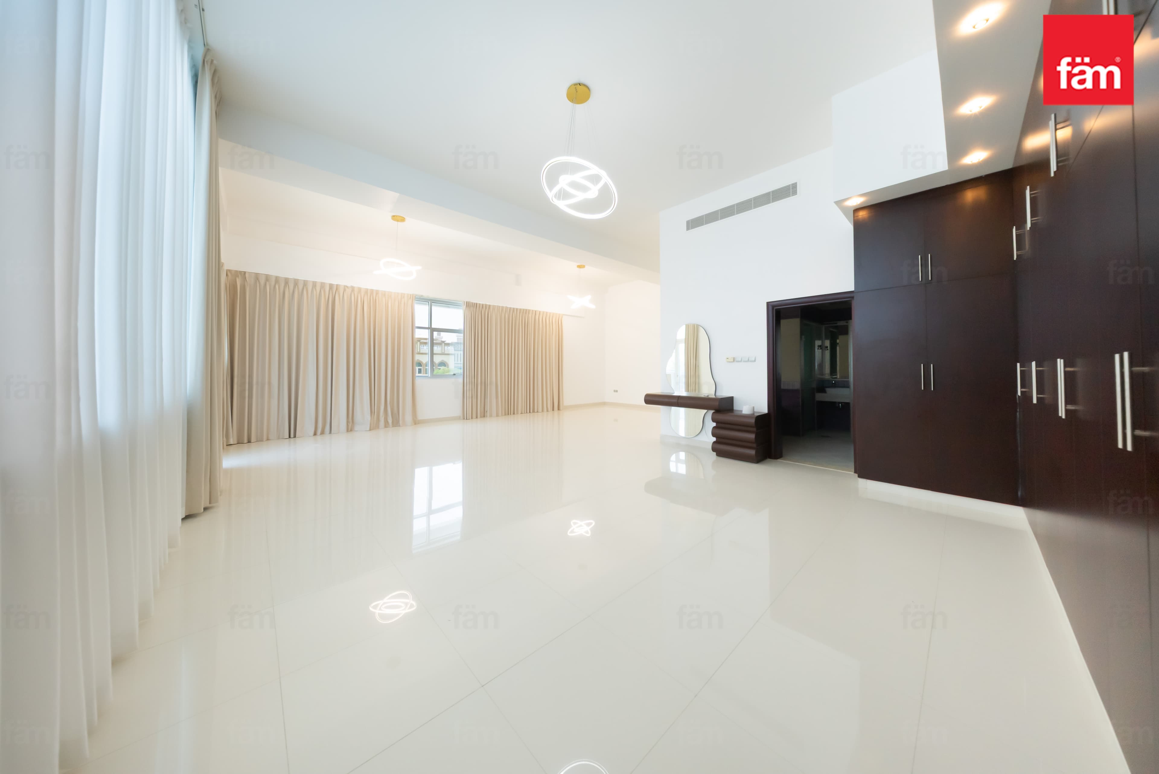 5 bedroom villa in Al Barsha South 2, photograph 13 of 20