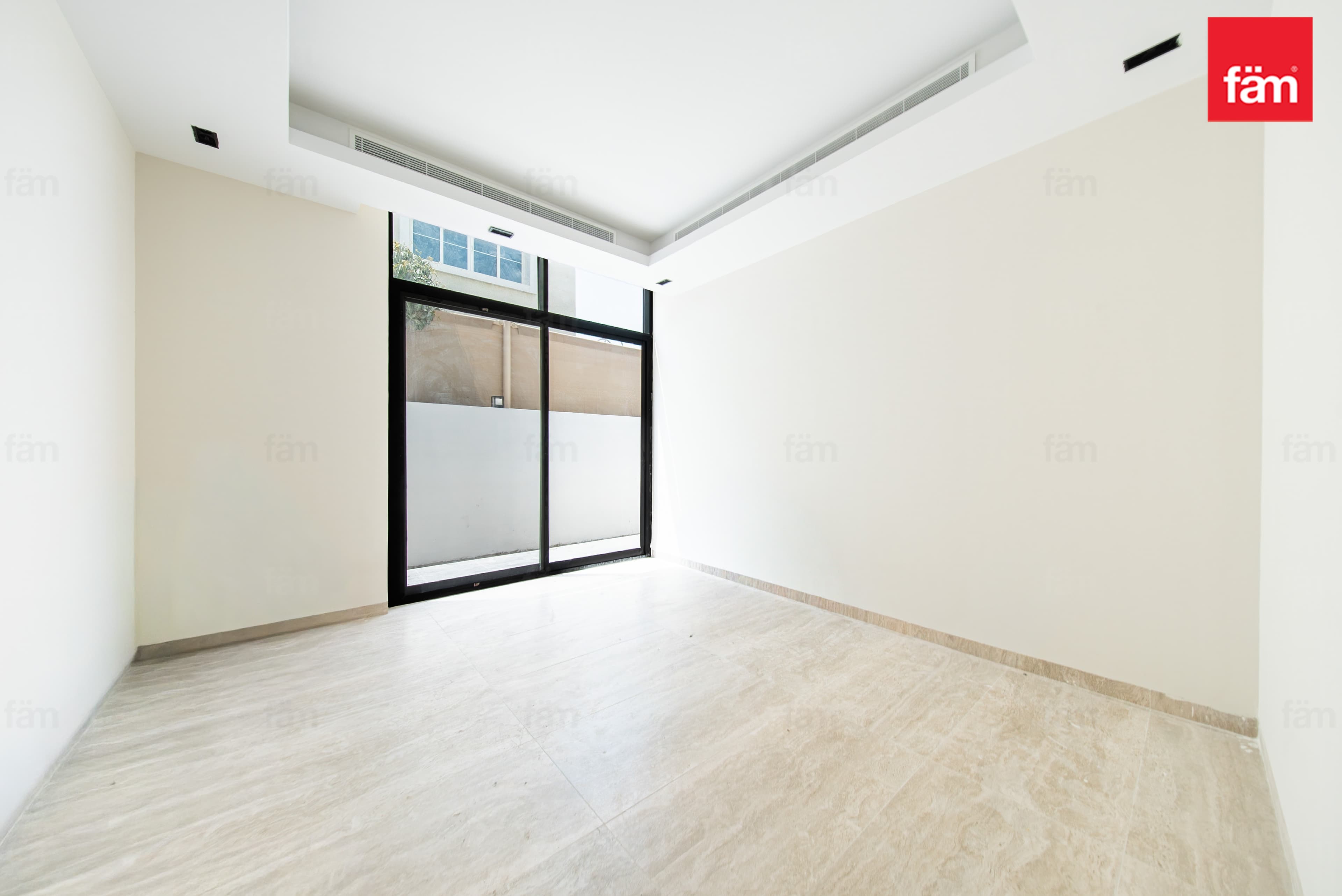 4 bedroom villa in Al Barsha South 2, photograph 12 of 20