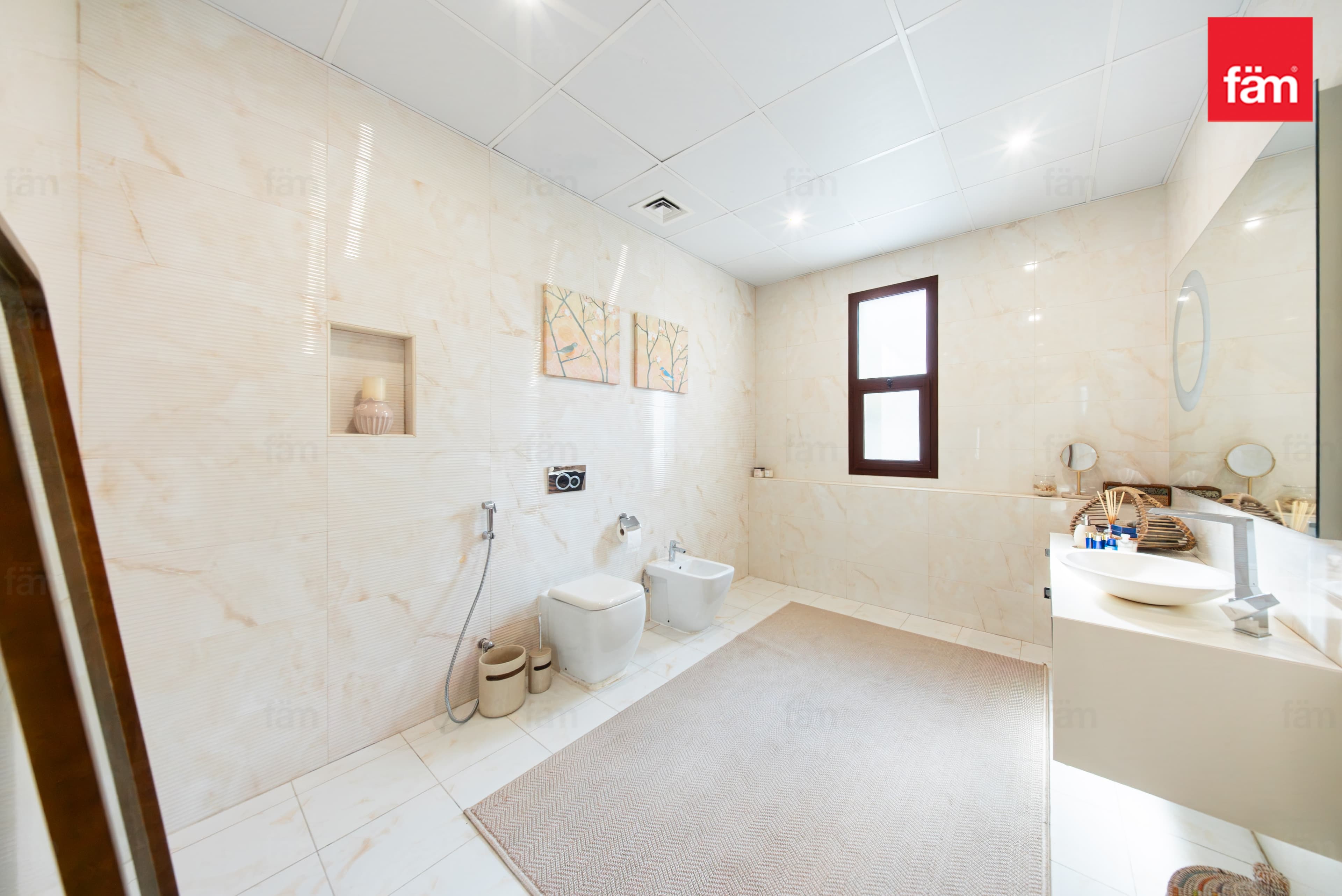 5 bedroom villa in Al Barsha South 2, photograph 14 of 20