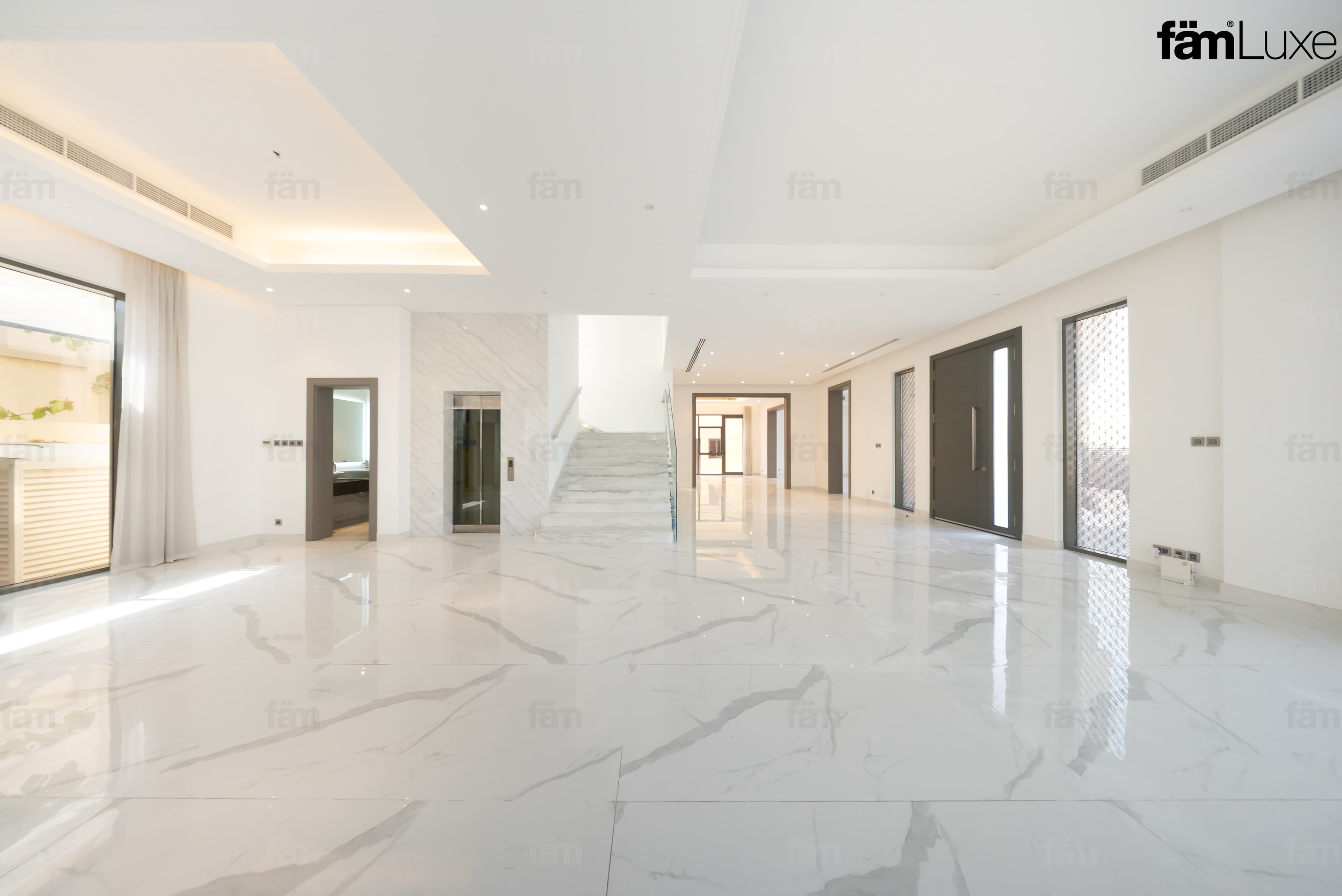 7 bedroom villa in Al Barsha South 2, photograph 5 of 20