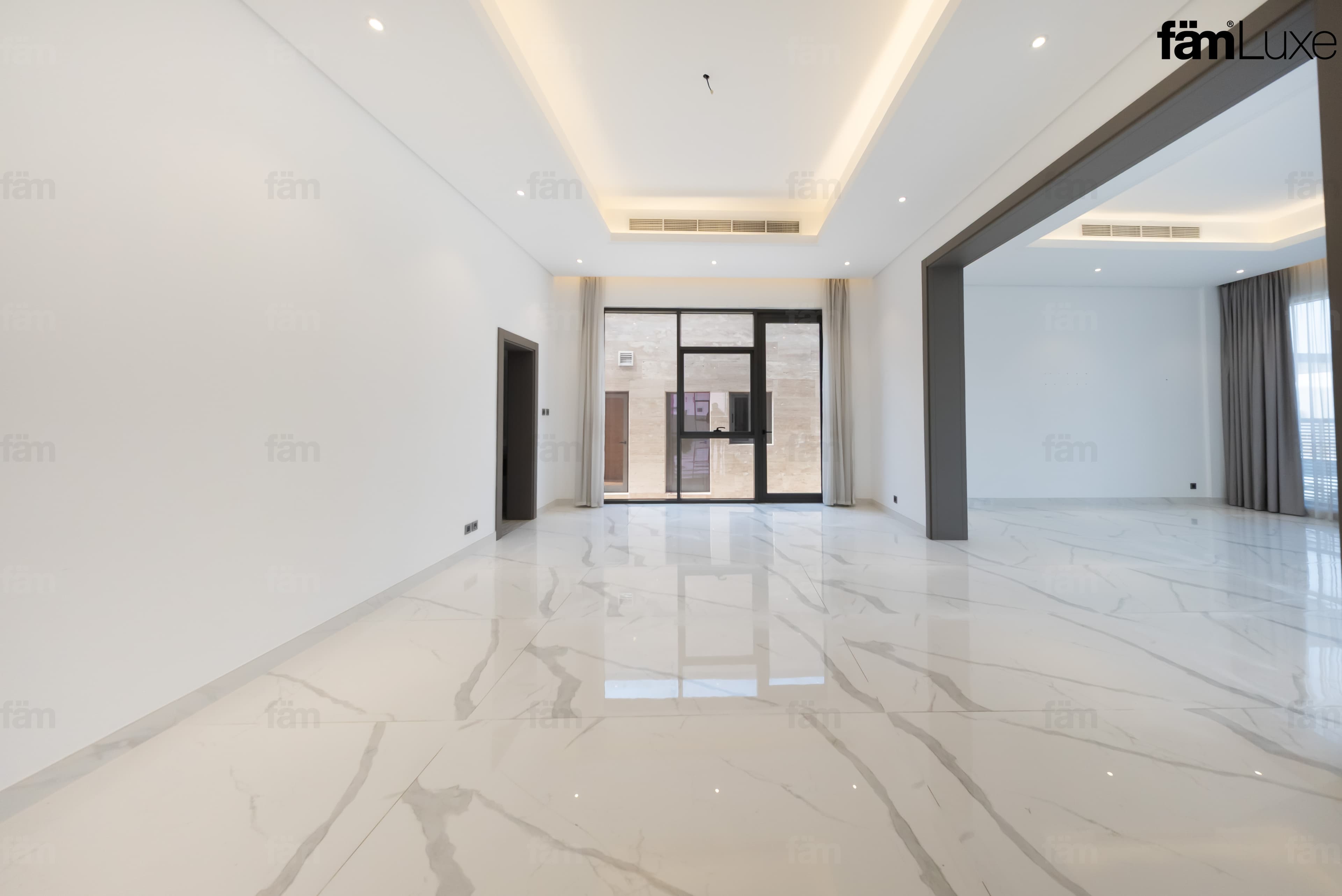 7 bedroom villa in Al Barsha South 2, photograph 7 of 20
