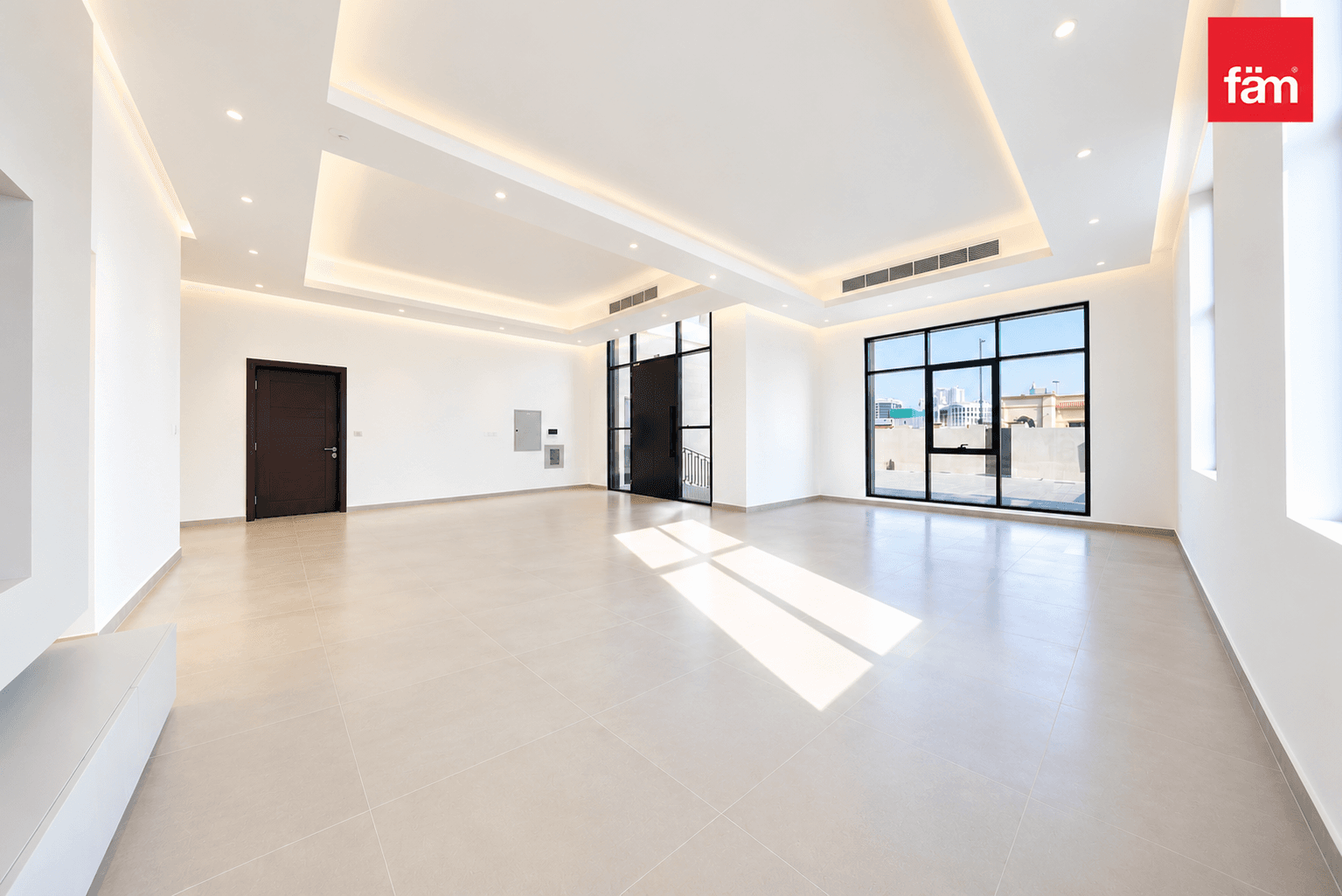 5 bedroom villa in Al Barsha South 2, photograph 14 of 19