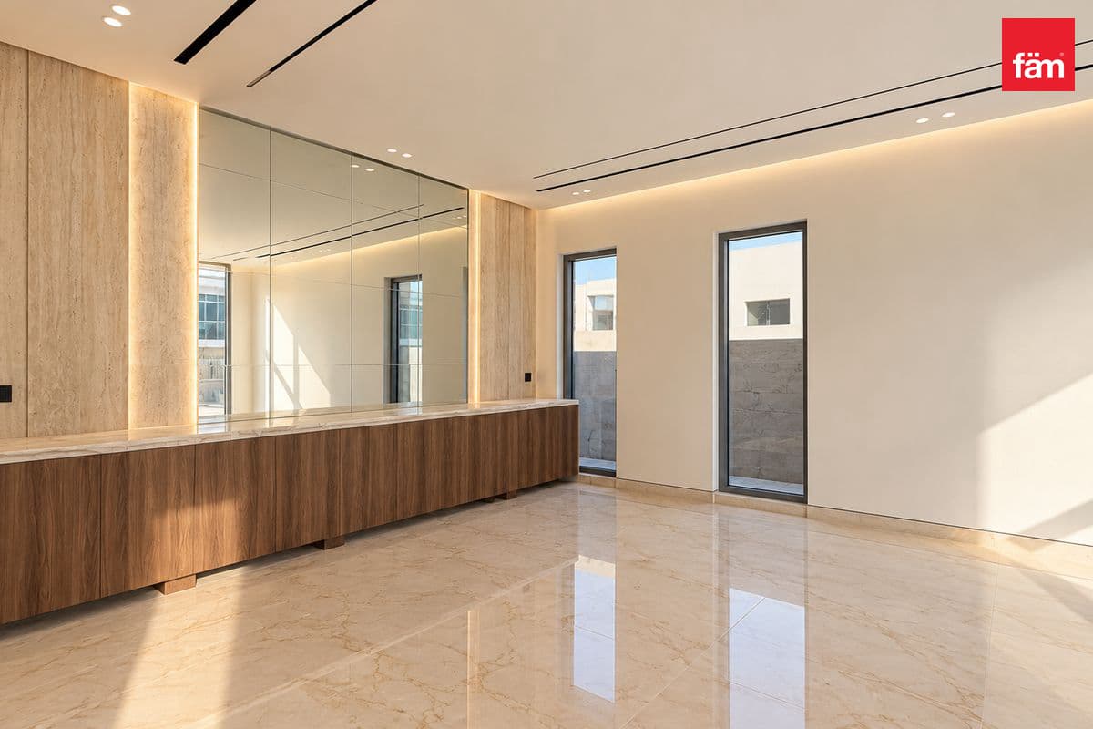 5 bedroom villa in Al Furjan West, photograph 14 of 15