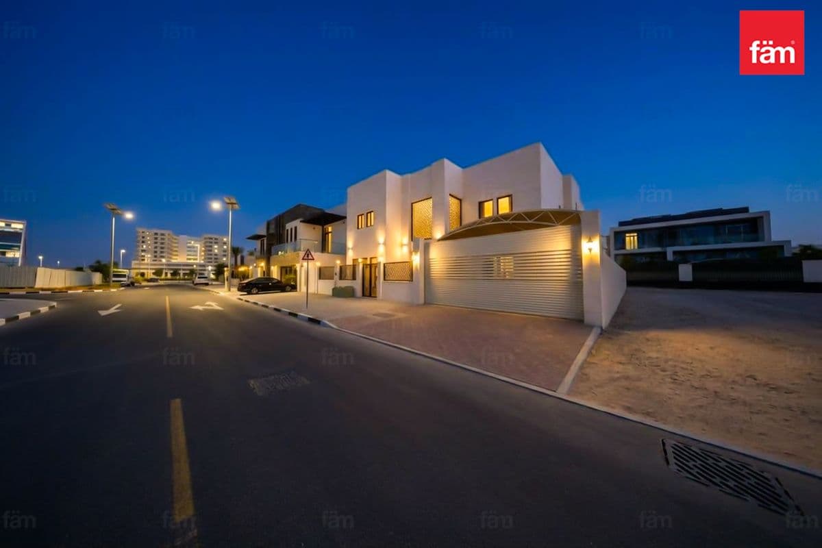 6 bedroom villa in Al Furjan West, photograph 18 of 20