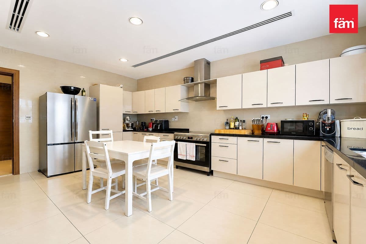 6 bedroom villa in Al Furjan West, photograph 20 of 20
