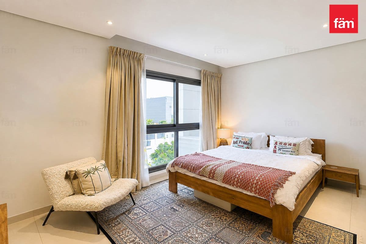 6 bedroom villa in Al Furjan West, photograph 14 of 20