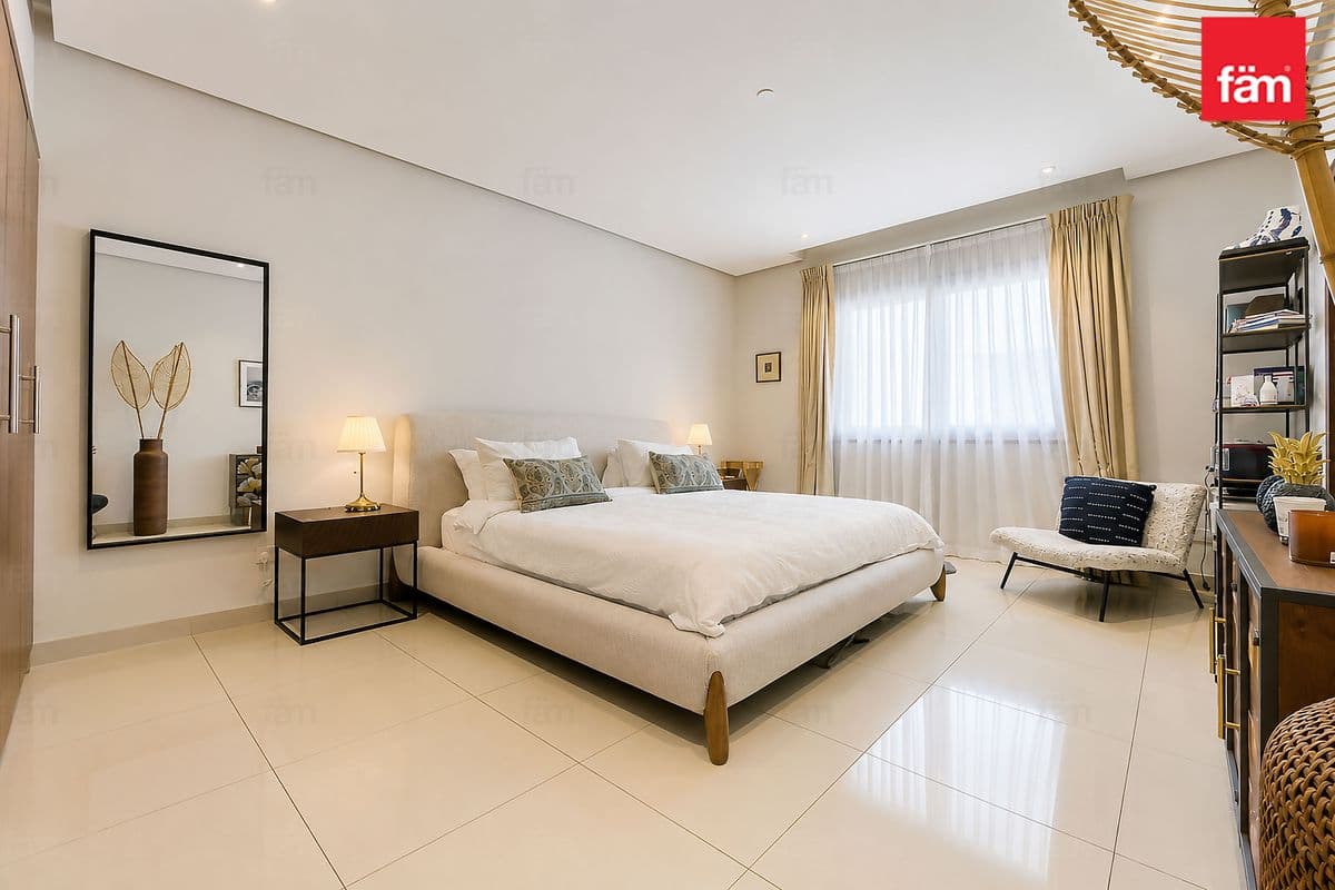 6 bedroom villa in Al Furjan West, photograph 9 of 20