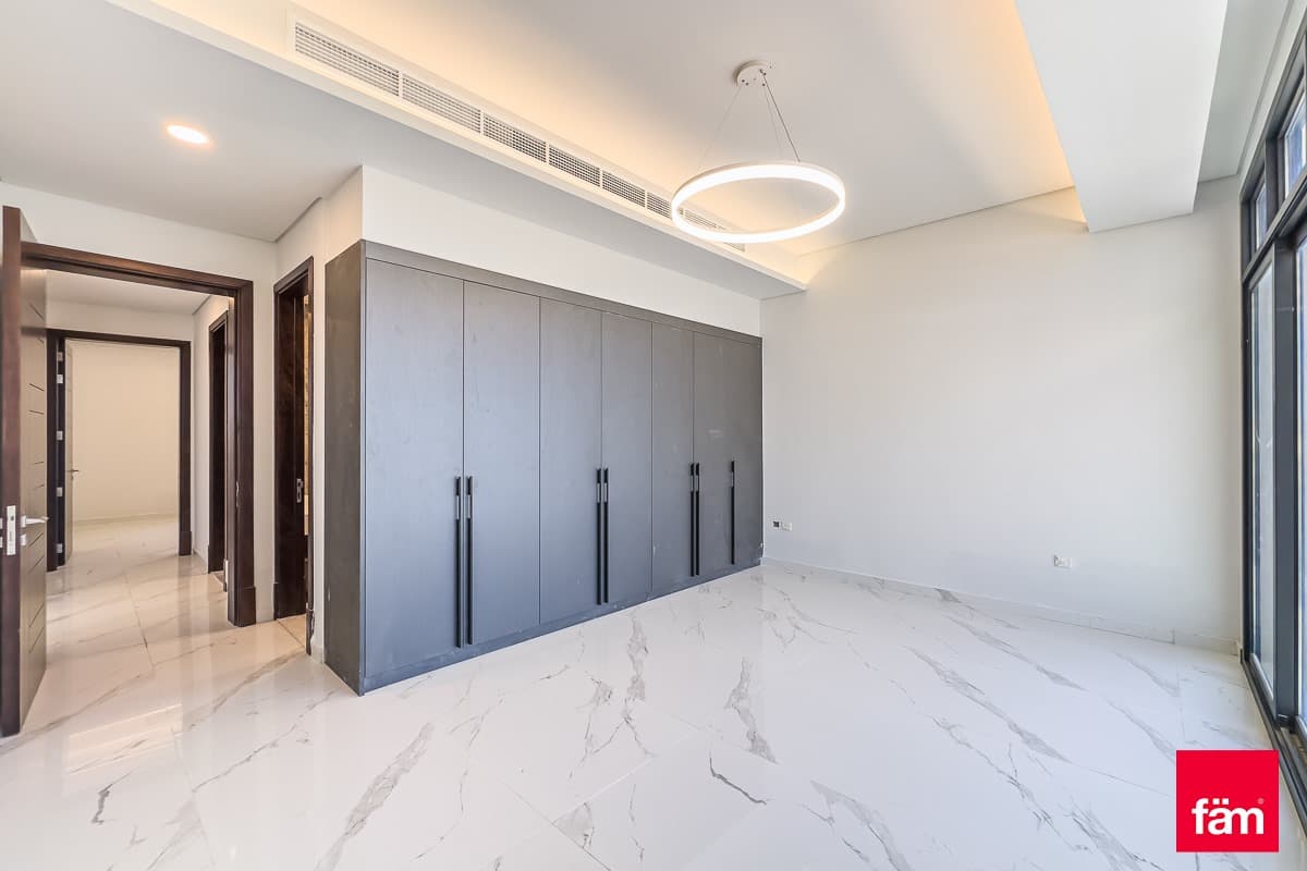 5 bedroom villa in Al Furjan West, photograph 9 of 20