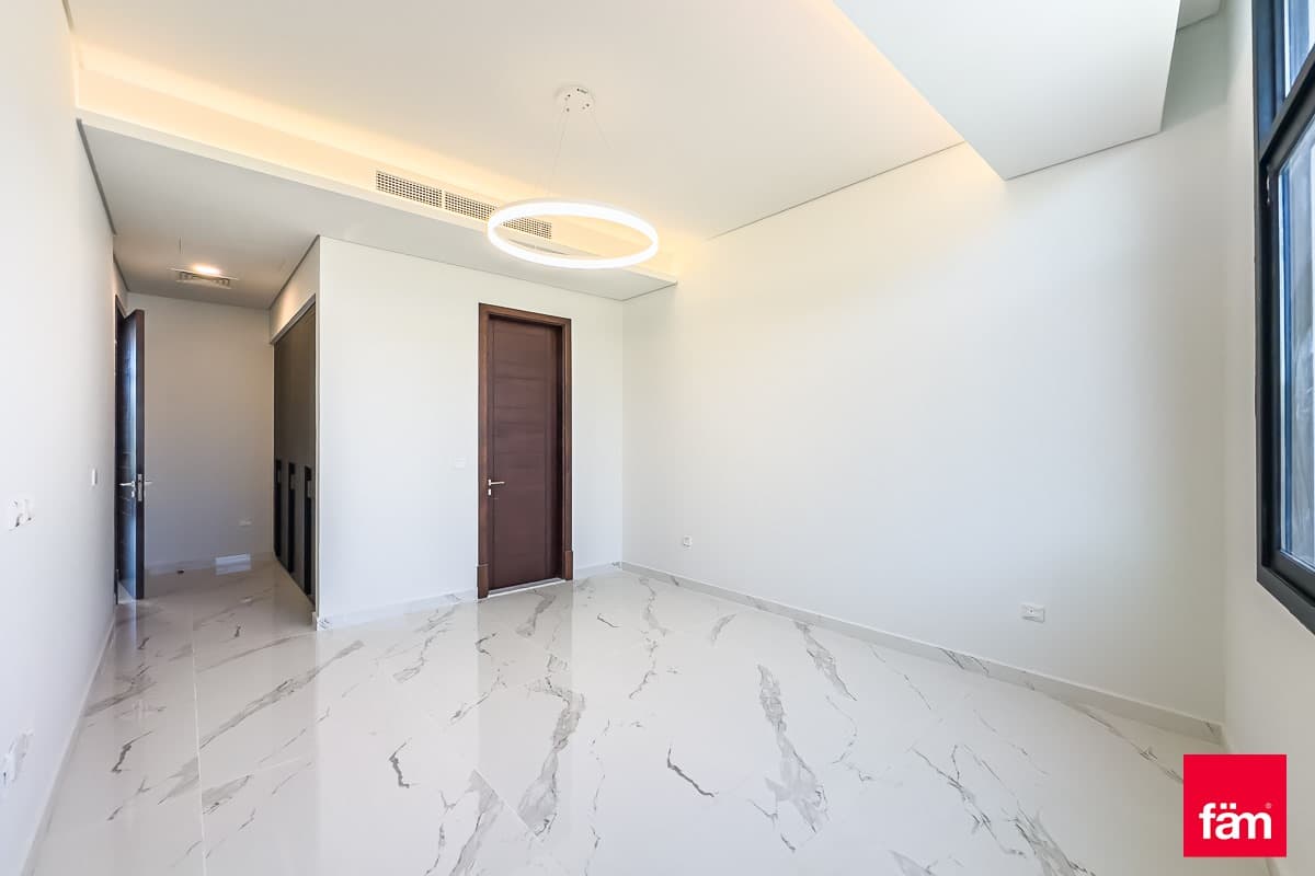 5 bedroom villa in Al Furjan West, photograph 11 of 20