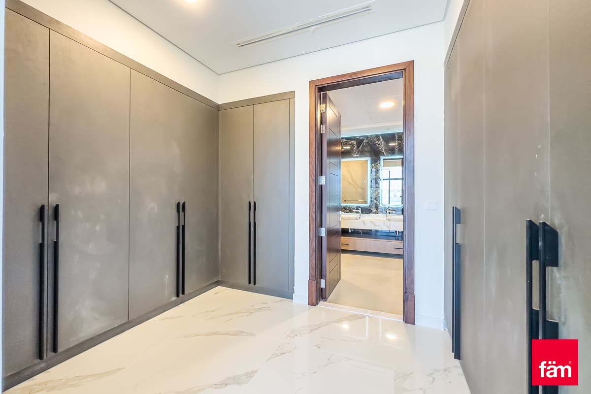 5 bedroom villa in Al Furjan West, photograph 18 of 20