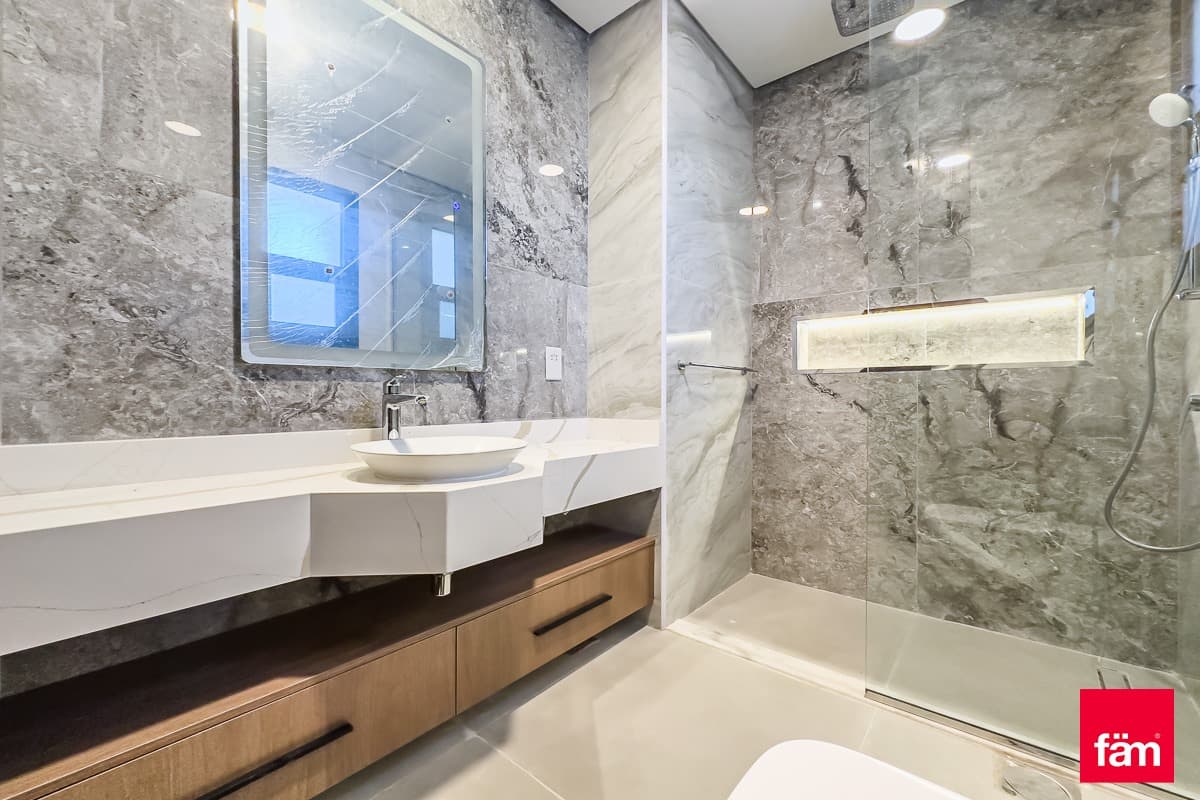 5 bedroom villa in Al Furjan West, photograph 7 of 20
