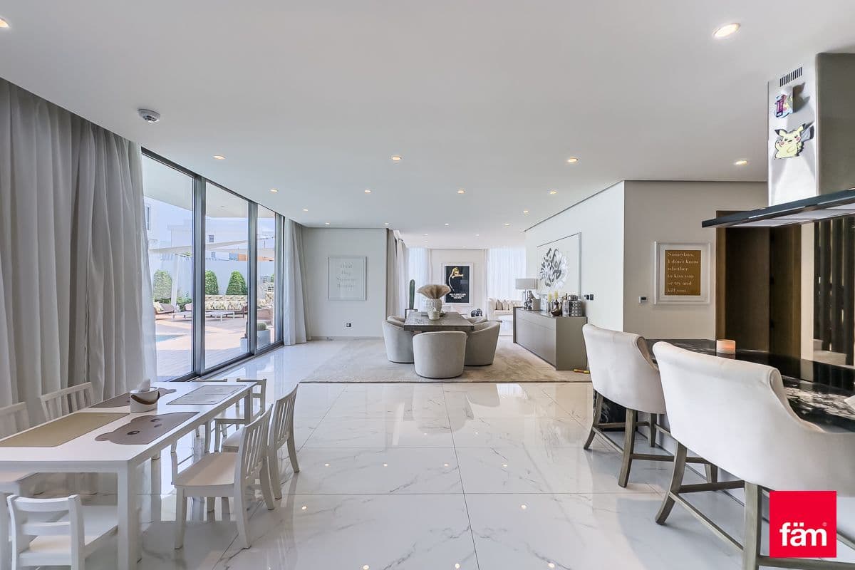 6 bedroom villa in Al Furjan West, photograph 13 of 20