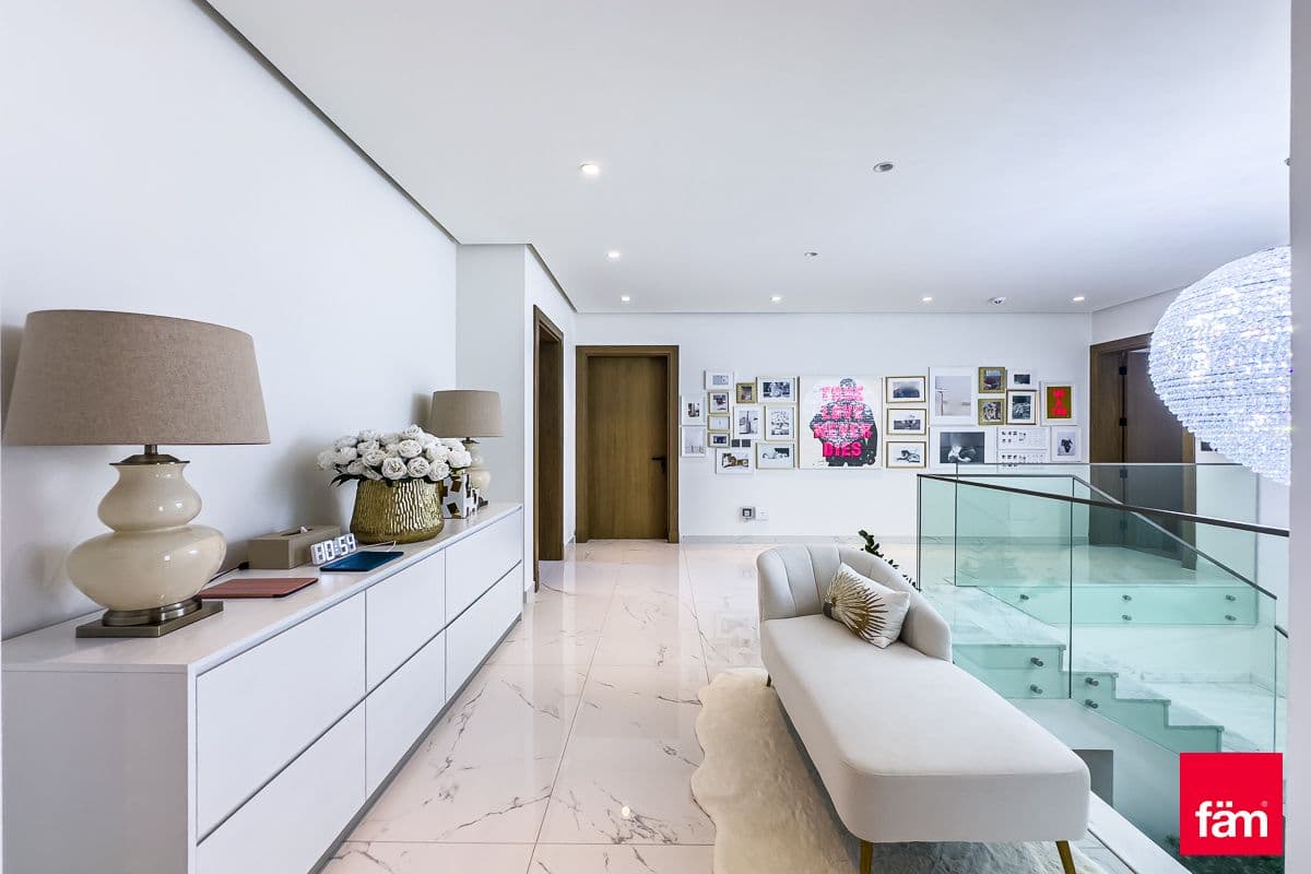 6 bedroom villa in Al Furjan West, photograph 15 of 20