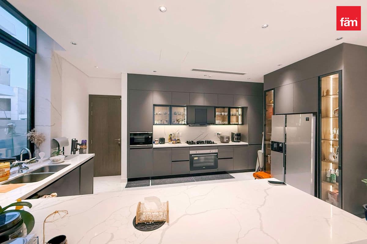 5 bedroom villa in Al Furjan West, photograph 19 of 20
