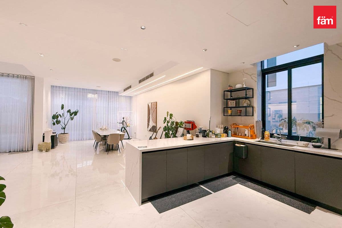 5 bedroom villa in Al Furjan West, photograph 15 of 20