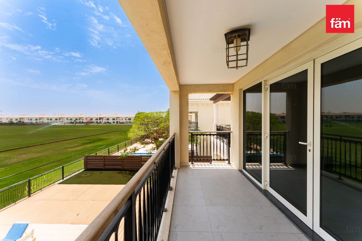 5 bedroom villa in Al Habtoor Polo Resort & Club, photograph 15 of 20