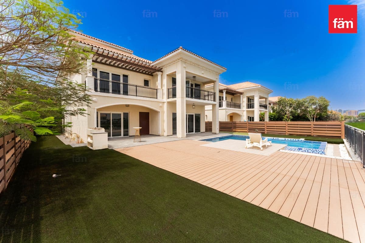 5 bedroom villa in Al Habtoor Polo Resort & Club, photograph 2 of 20