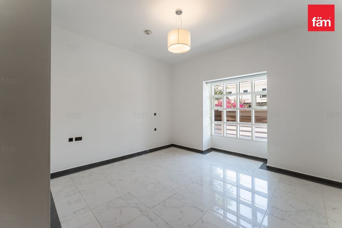 5 bedroom villa in Al Habtoor Polo Resort & Club, photograph 8 of 20
