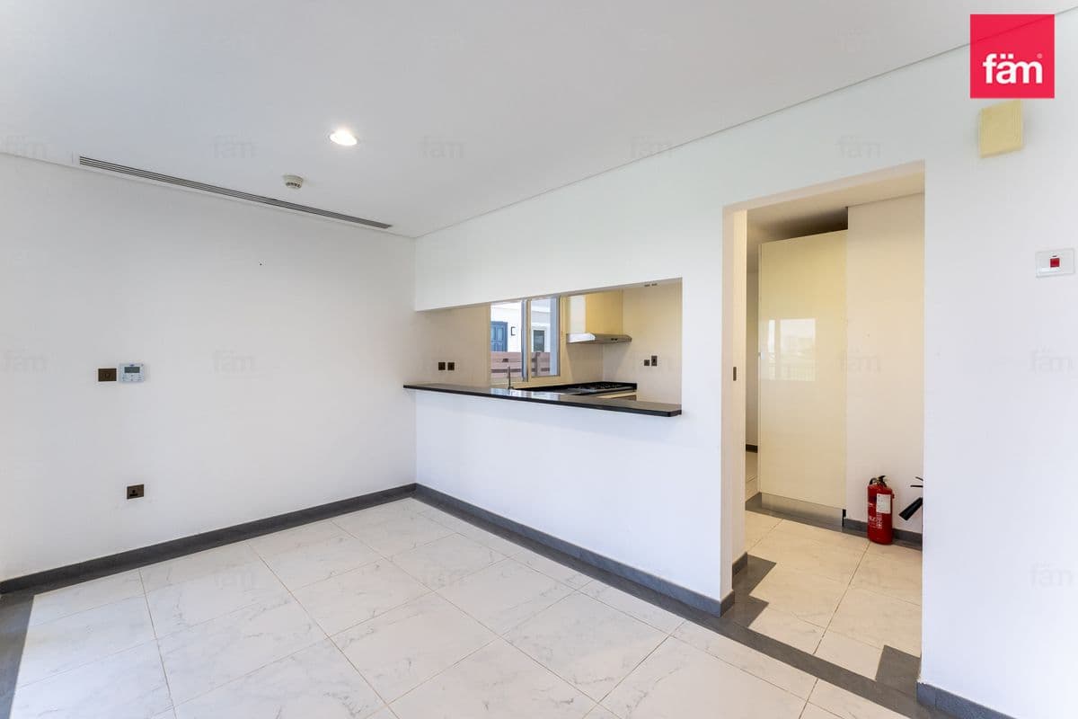 4 bedroom villa in Al Habtoor Polo Resort & Club, photograph 18 of 20