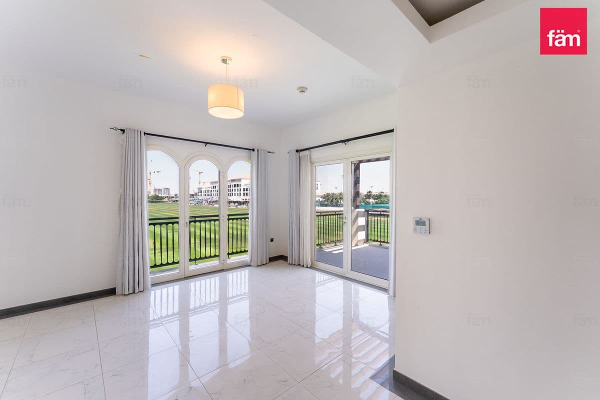 4 bedroom villa in Al Habtoor Polo Resort & Club, photograph 15 of 20