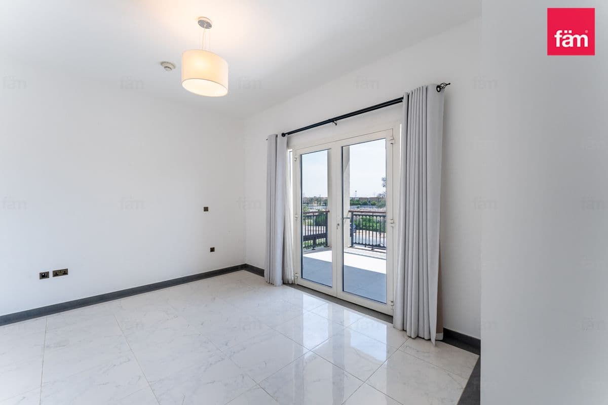 4 bedroom villa in Al Habtoor Polo Resort & Club, photograph 11 of 20