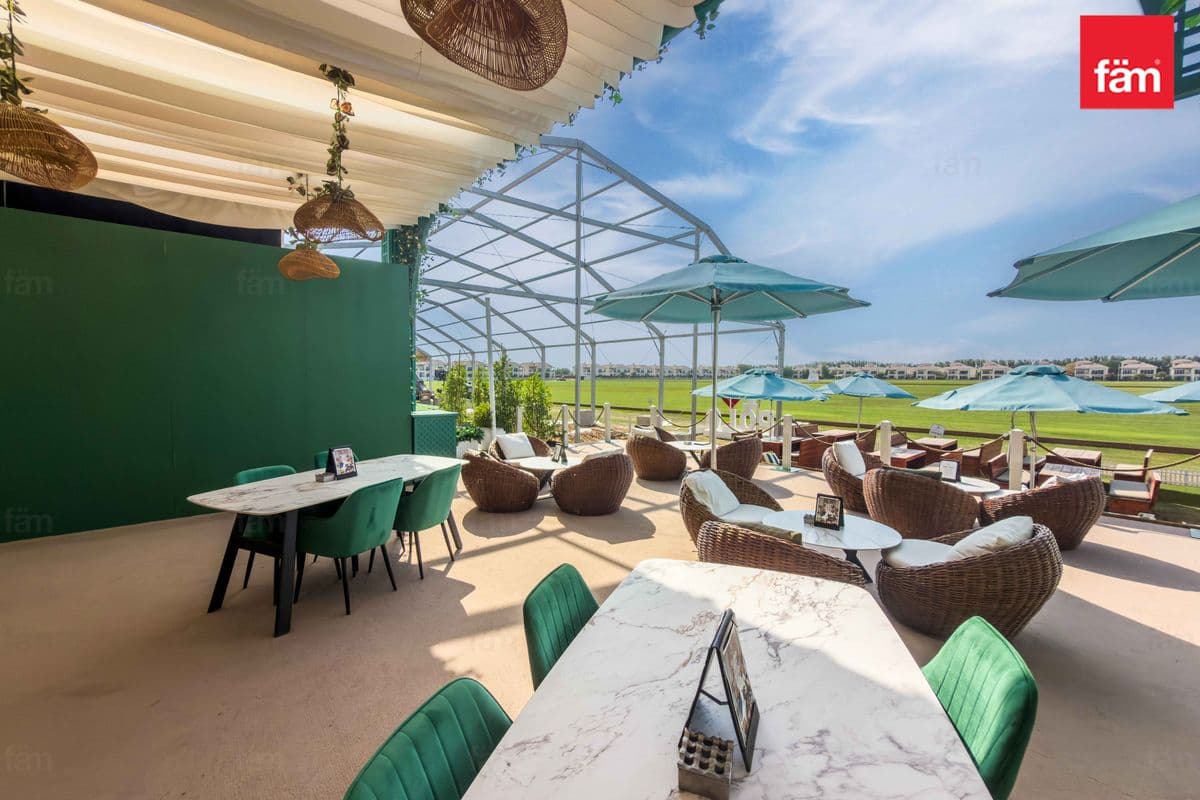 4 bedroom villa in Al Habtoor Polo Resort & Club, photograph 3 of 20