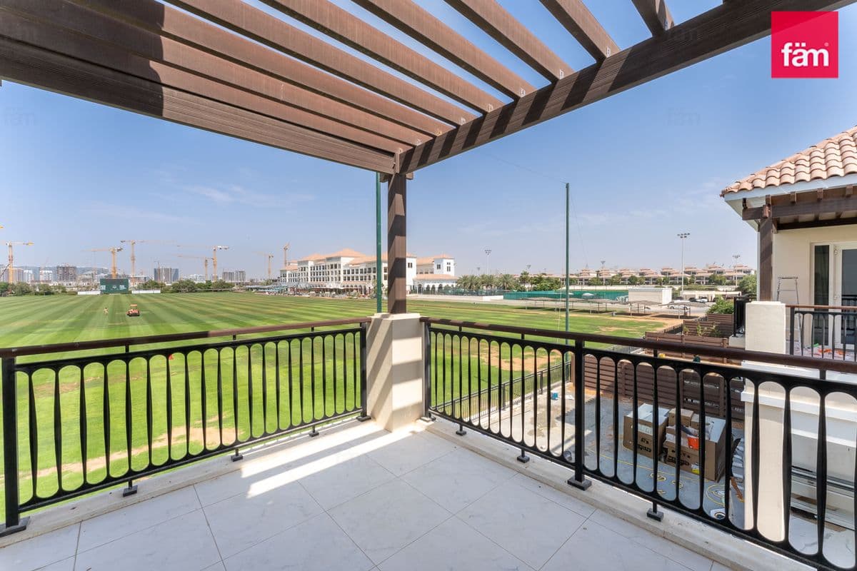 4 bedroom villa in Al Habtoor Polo Resort & Club, photograph 8 of 20