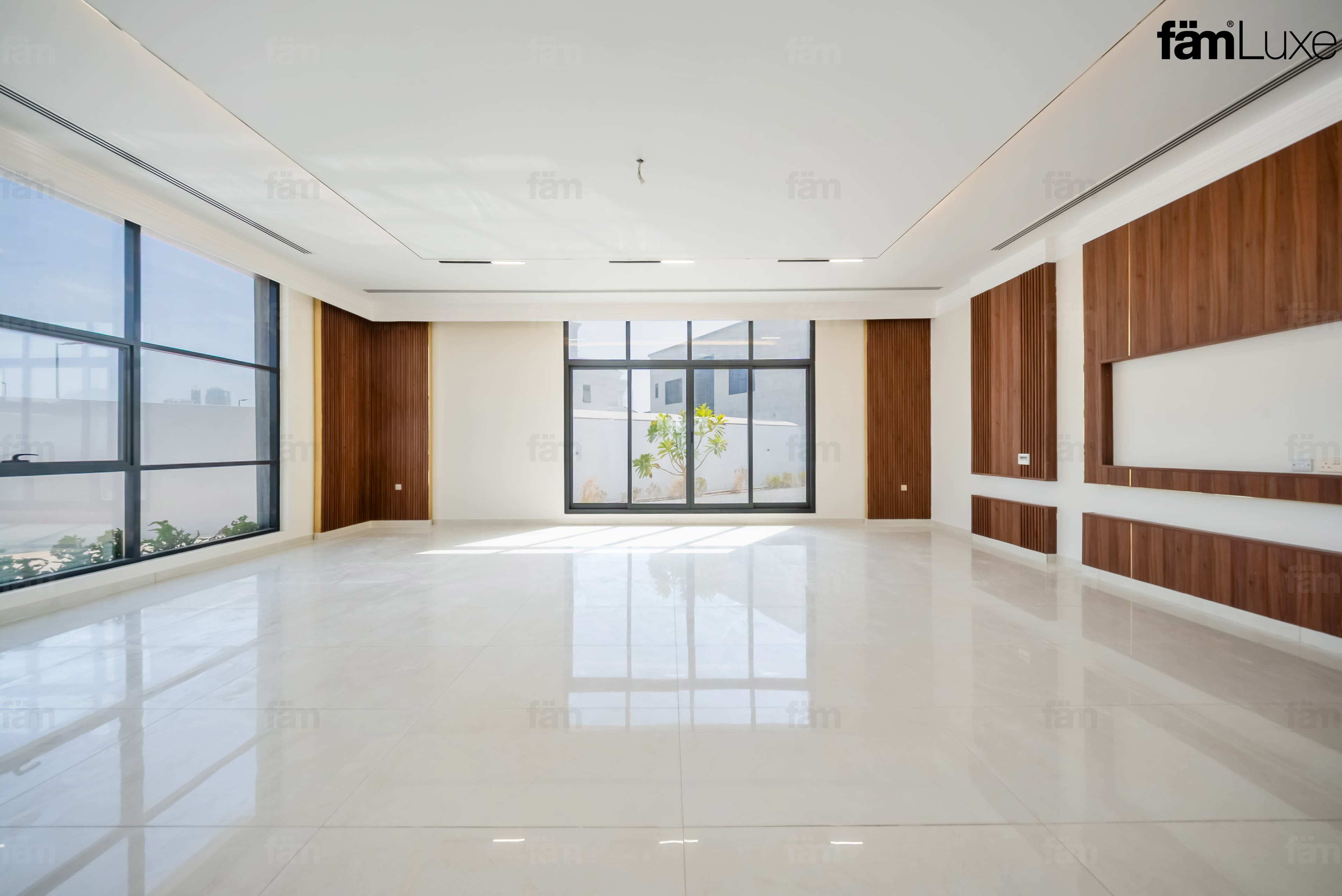 5 bedroom villa in Al Quoz 2, photograph 5 of 20