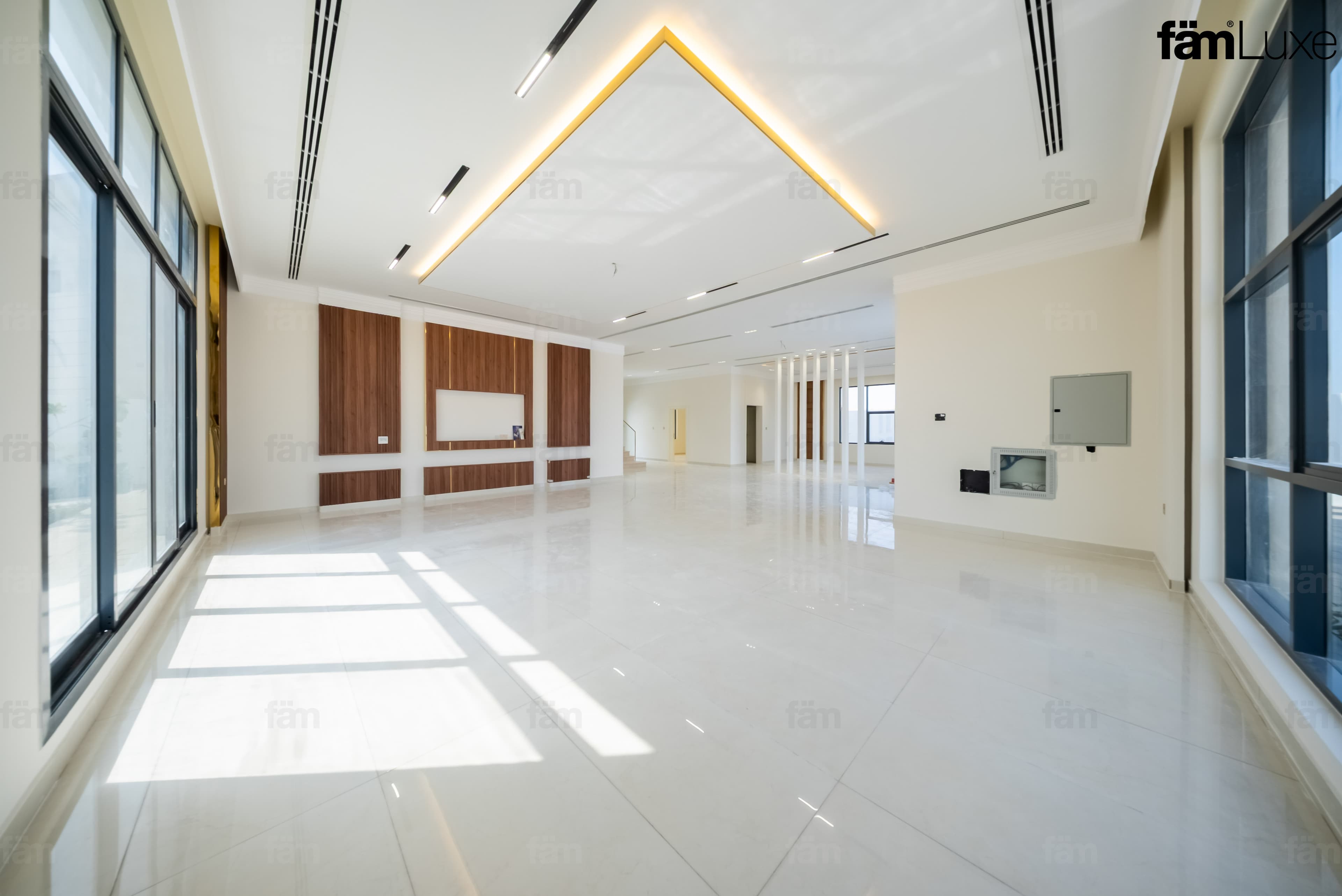 5 bedroom villa in Al Quoz 2, photograph 3 of 20