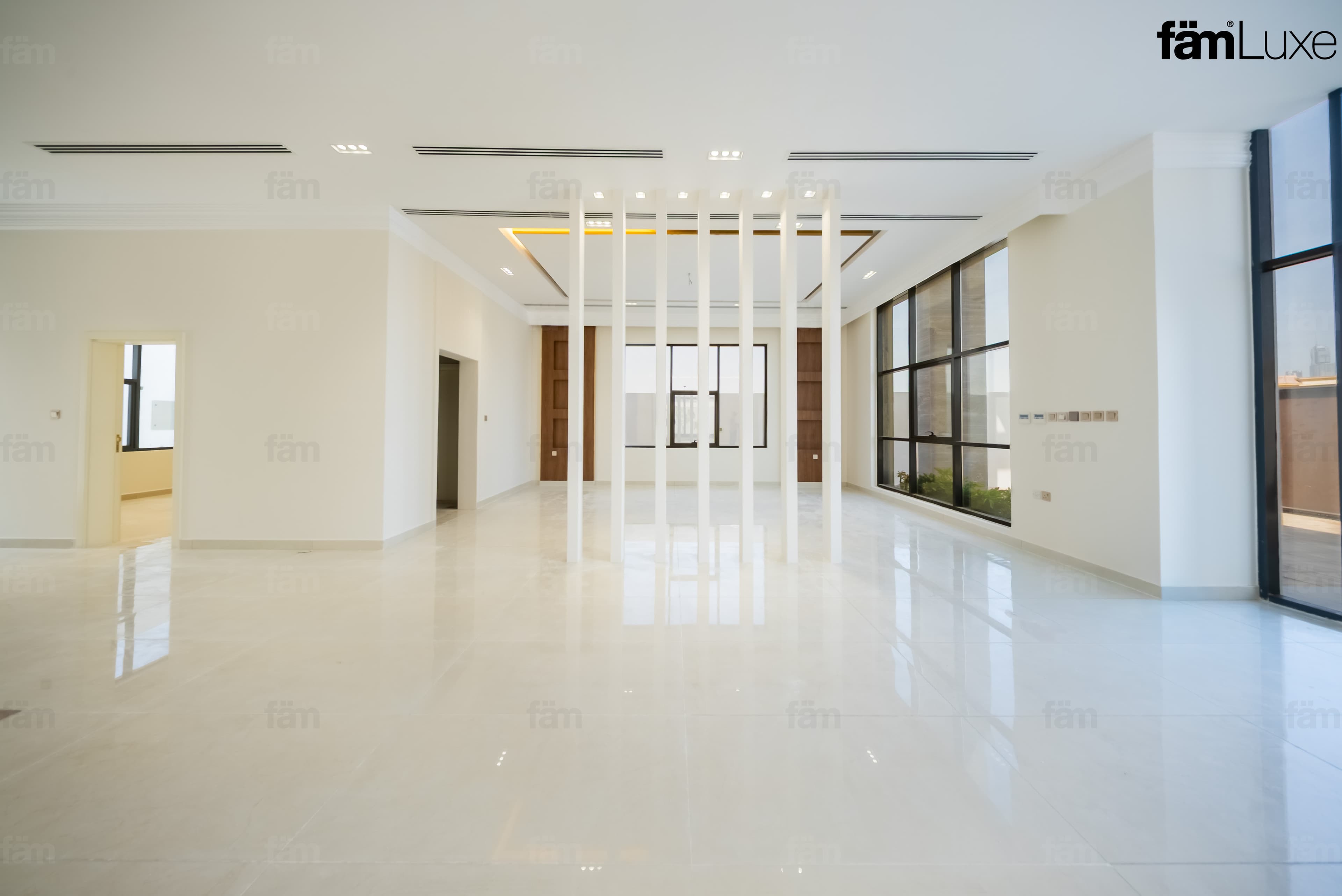 5 bedroom villa in Al Quoz 2, photograph 2 of 20